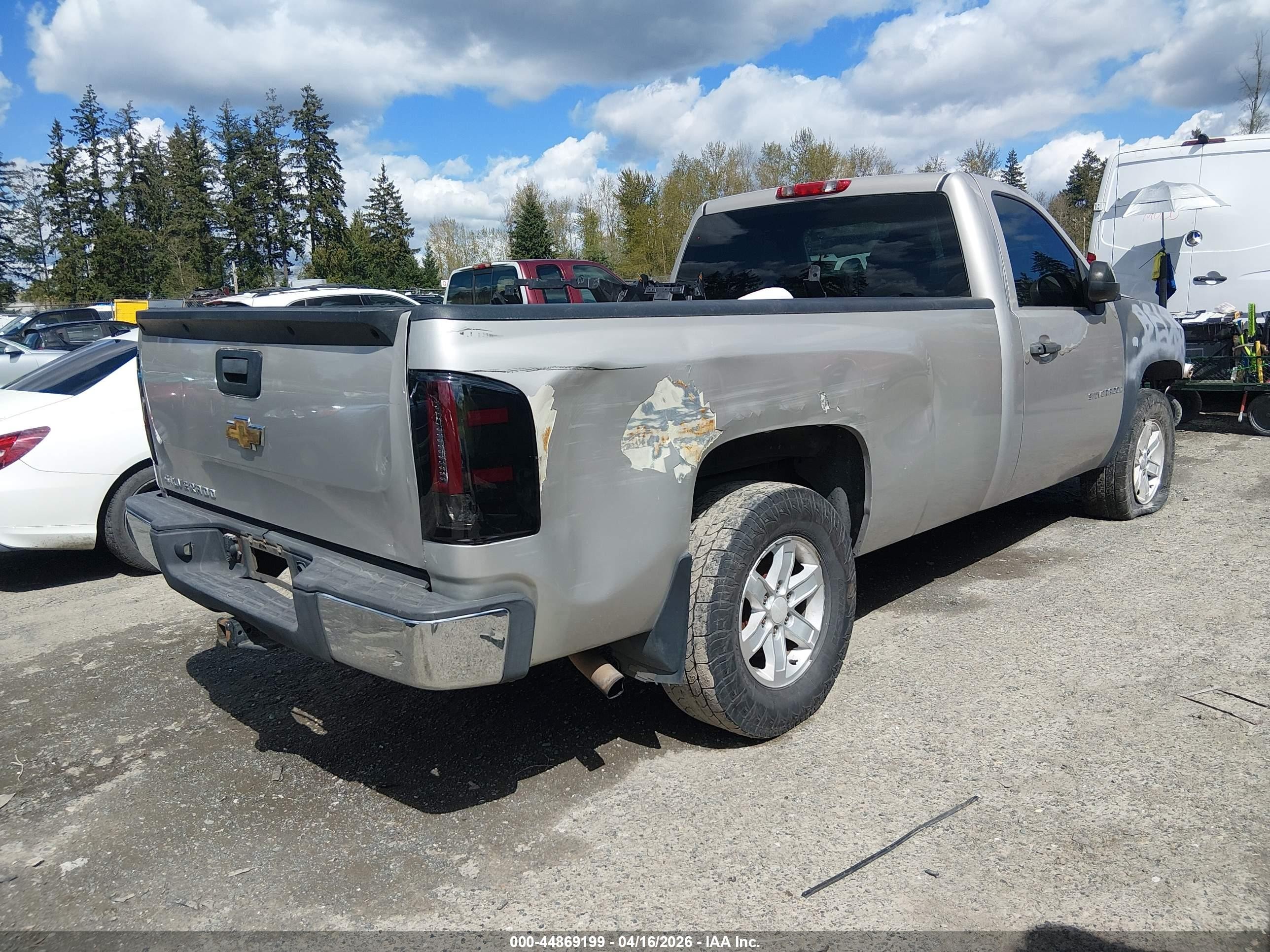 2008 Chevrolet Silverado 1500 Work Truck Silver vin: 1GCEC14X58Z112794