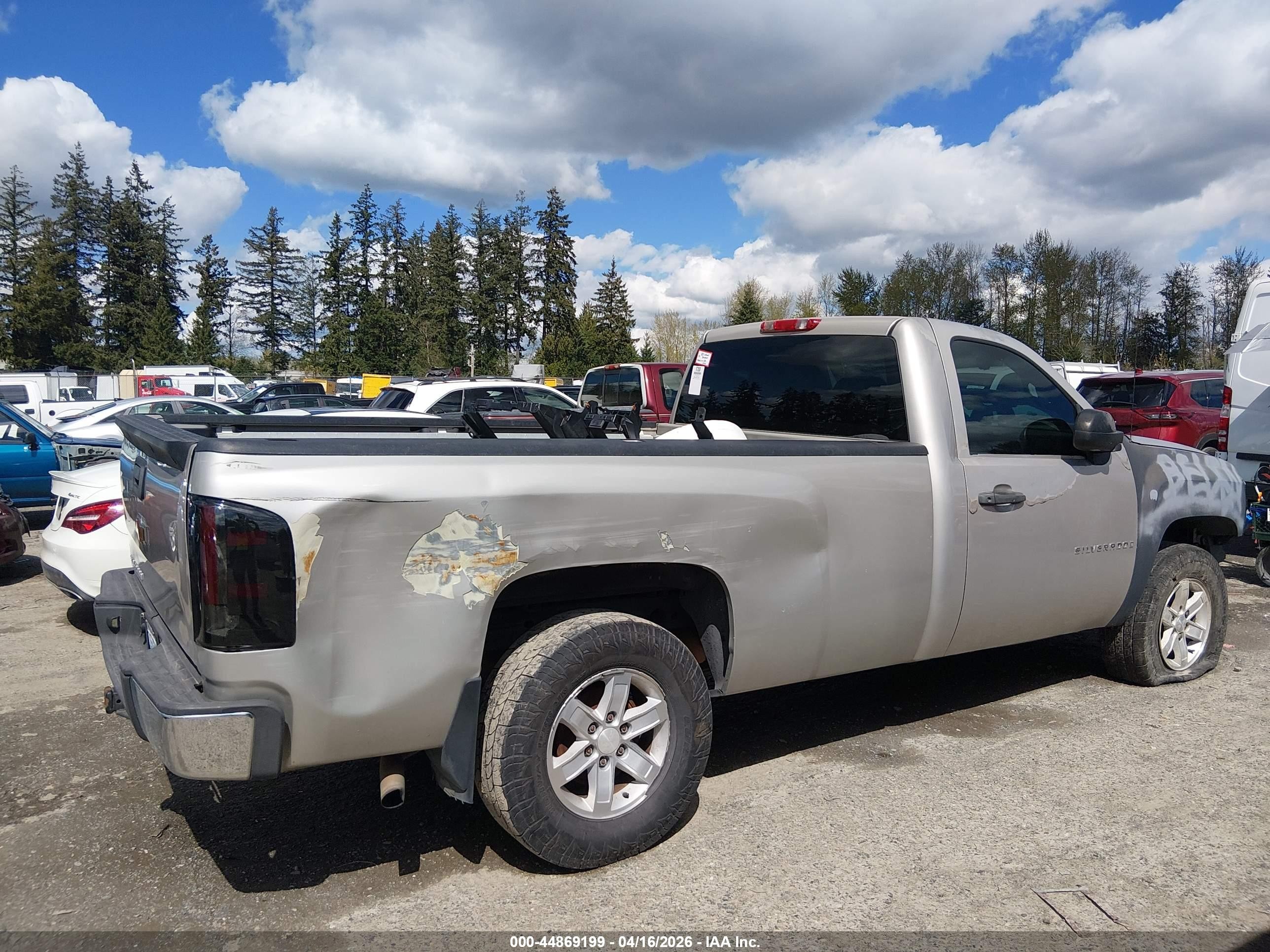 2008 Chevrolet Silverado 1500 Work Truck Silver vin: 1GCEC14X58Z112794