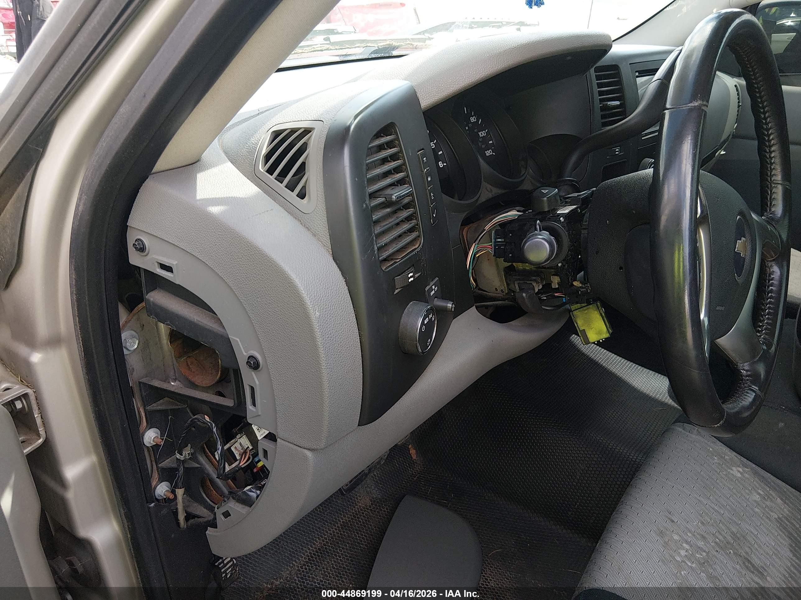 2008 Chevrolet Silverado 1500 Work Truck Silver vin: 1GCEC14X58Z112794