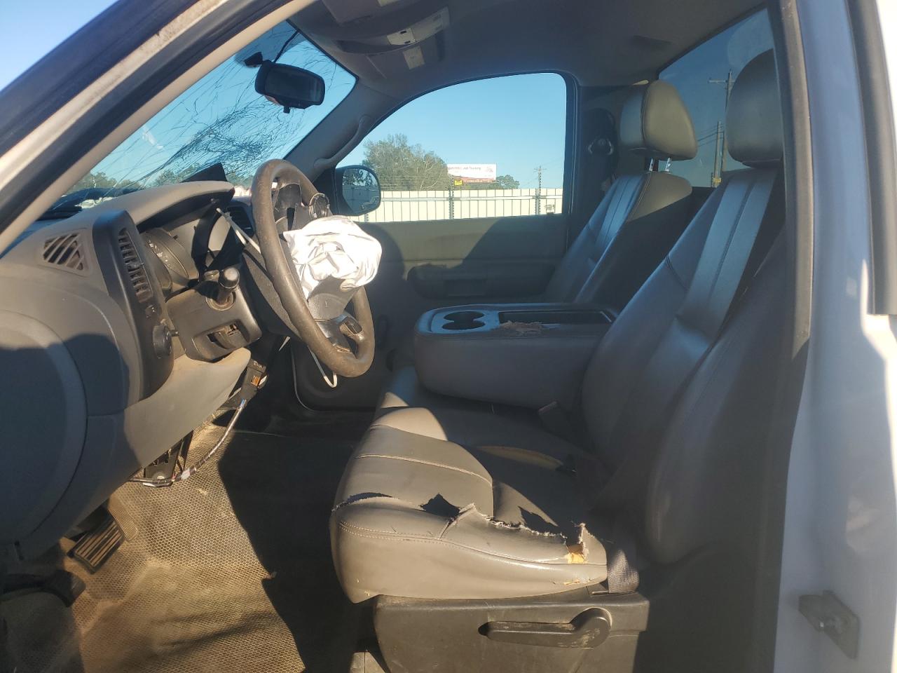 2009 Chevrolet Silverado C1500 White vin: 1GCEC14X59Z202903