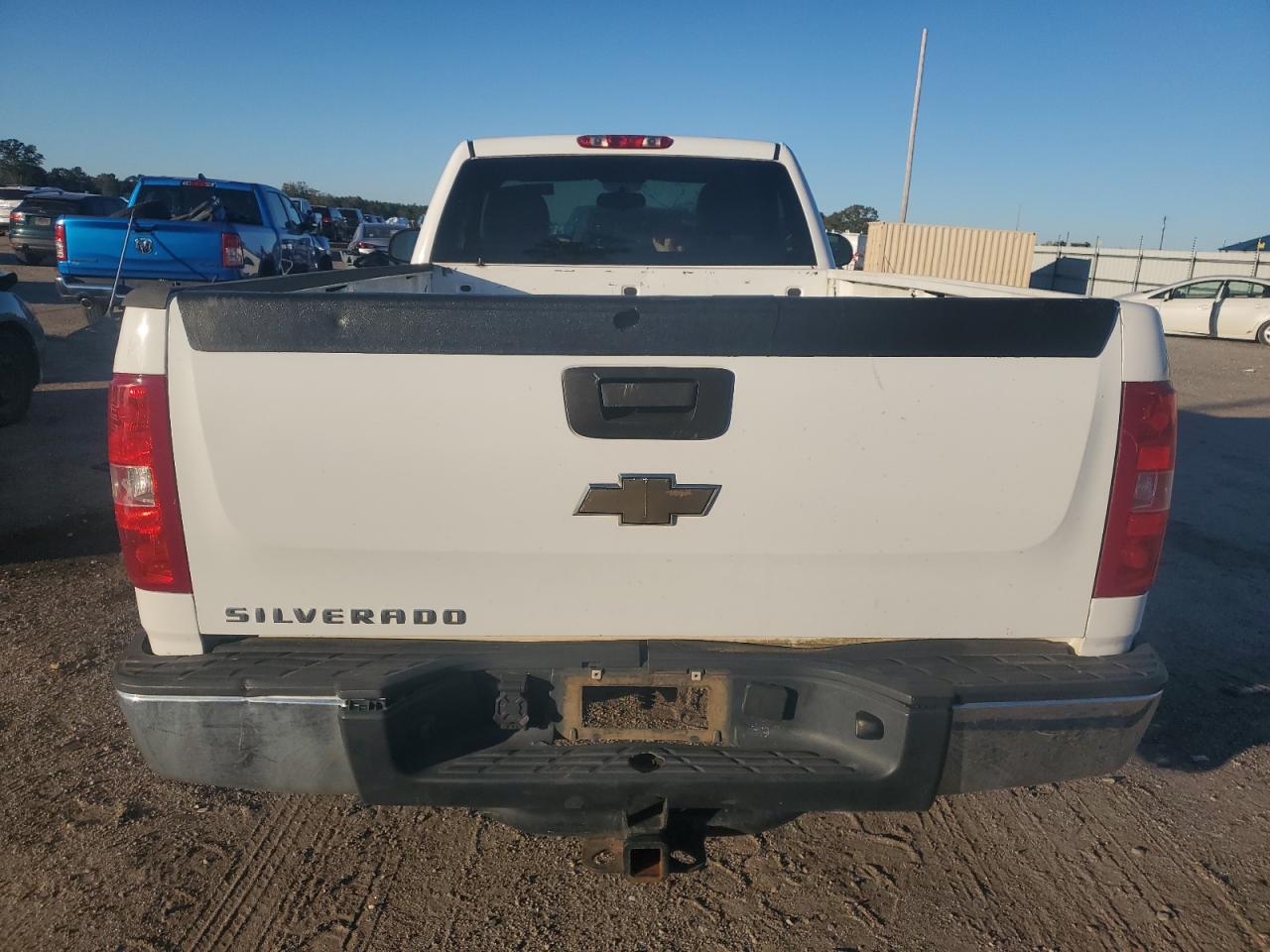 2009 Chevrolet Silverado C1500 White vin: 1GCEC14X59Z202903