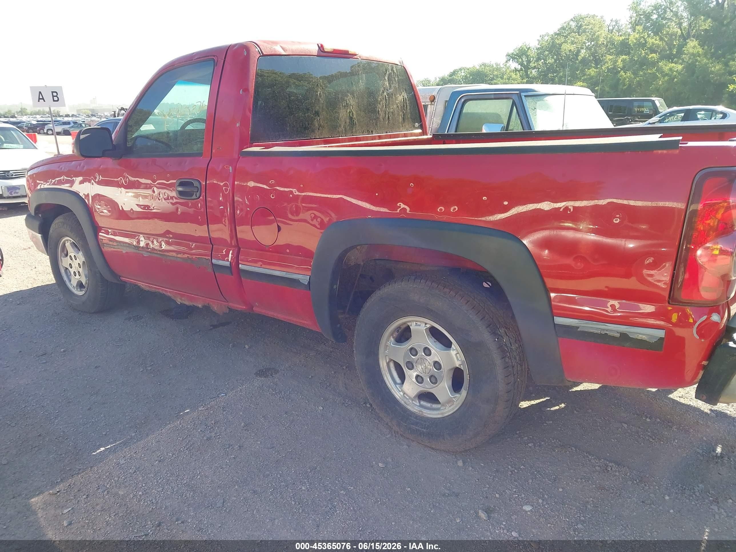 2003 Chevrolet Silverado 1500   Красный vin: 1GCEC14X63Z324130