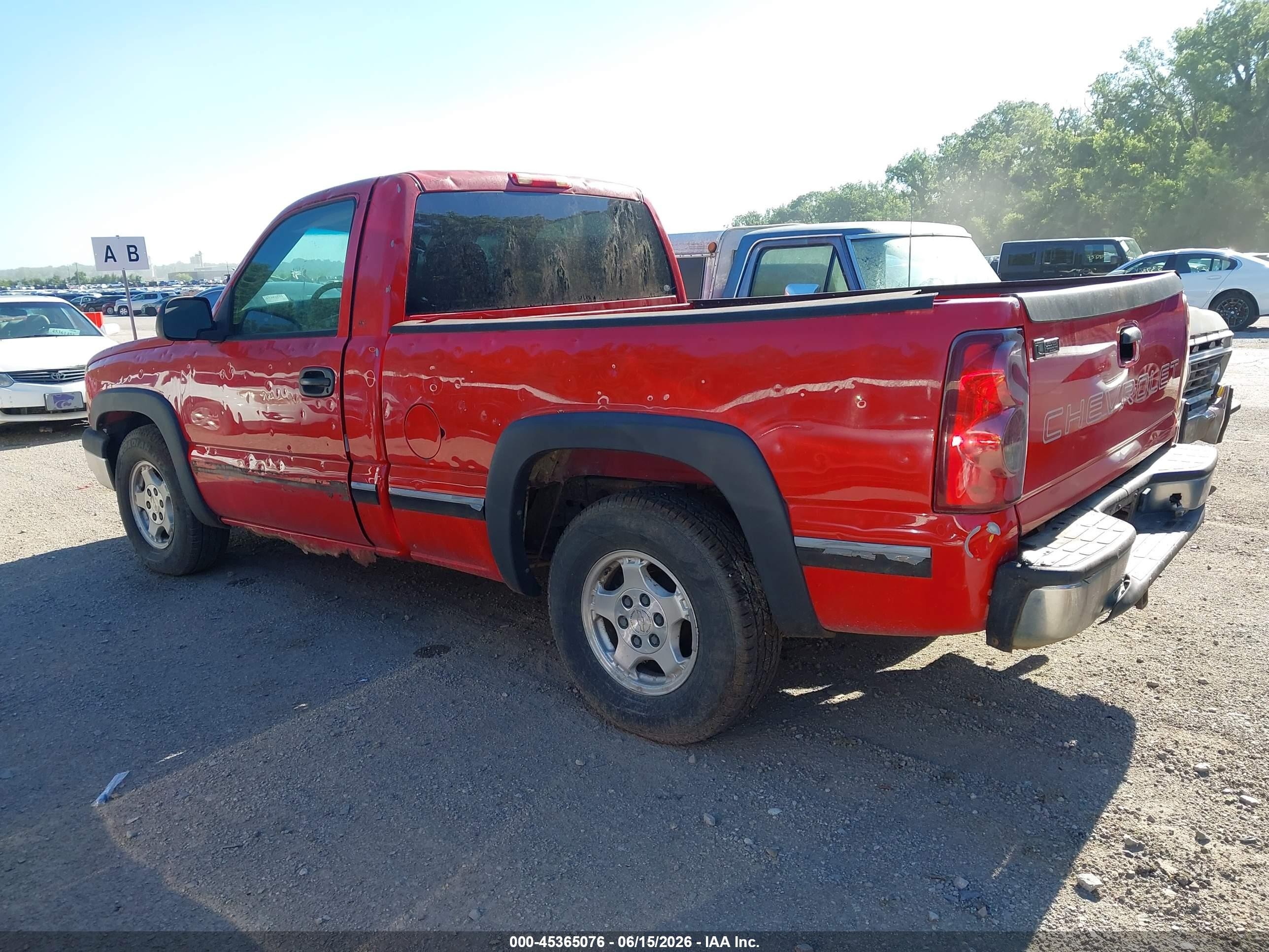 2003 Chevrolet Silverado 1500   Красный vin: 1GCEC14X63Z324130