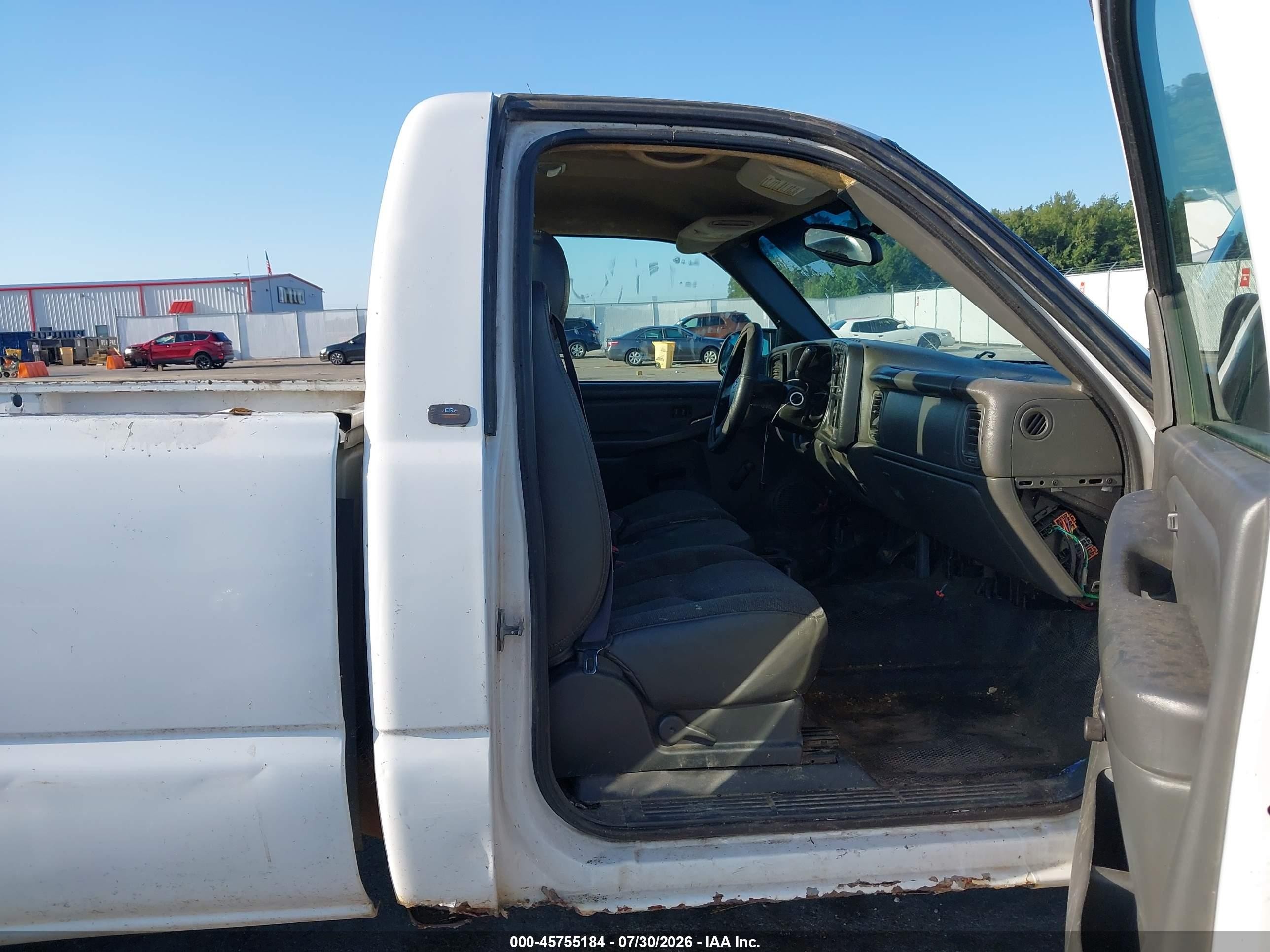2004 Chevrolet Silverado 1500 Work Truck White vin: 1GCEC14X64Z276730