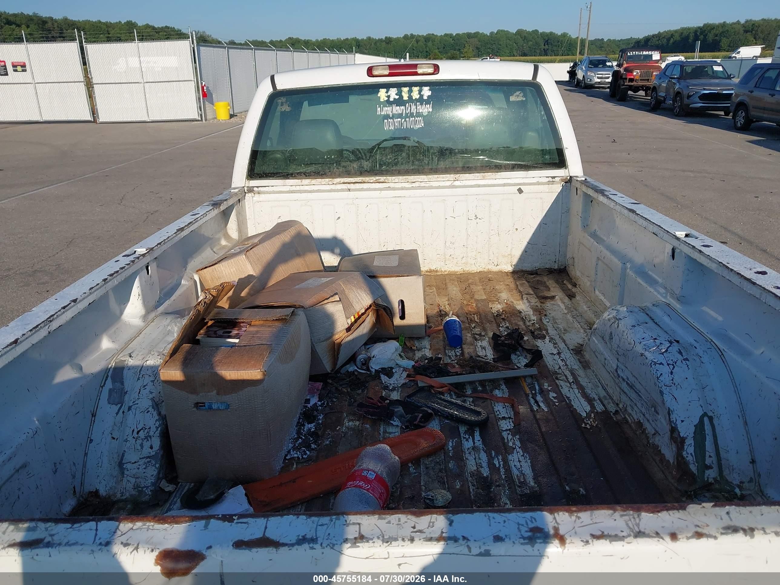 2004 Chevrolet Silverado 1500 Work Truck White vin: 1GCEC14X64Z276730