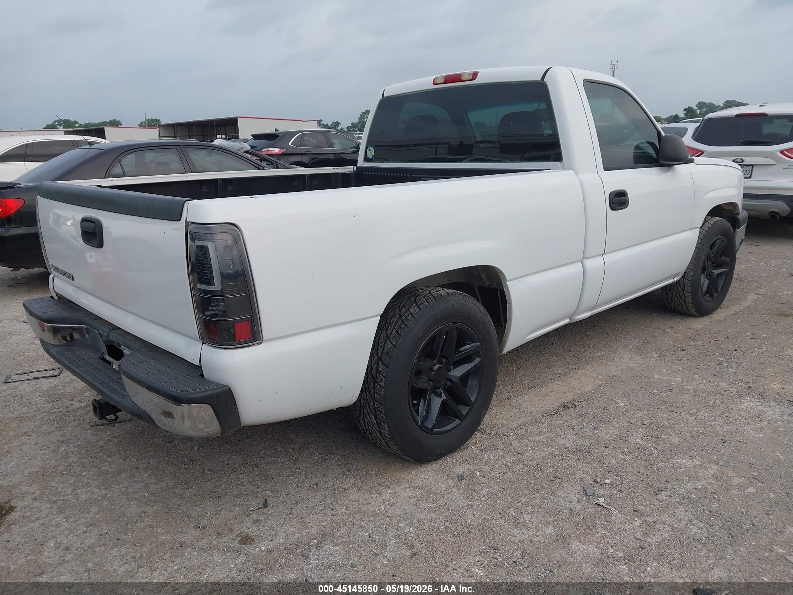 2005 Chevrolet Silverado 1500 Work Truck Белый vin: 1GCEC14X65Z102853