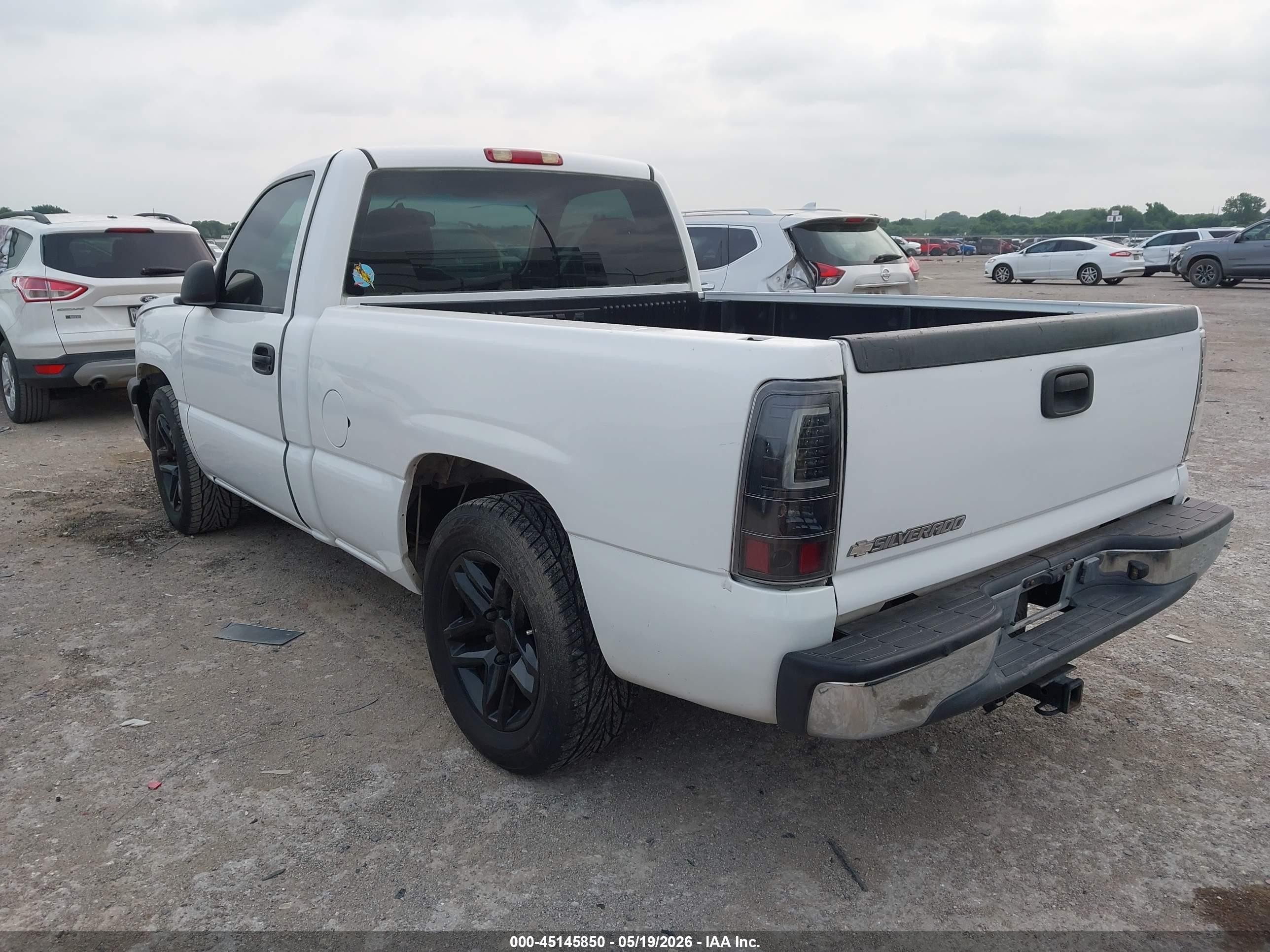 2005 Chevrolet Silverado 1500 Work Truck Белый vin: 1GCEC14X65Z102853