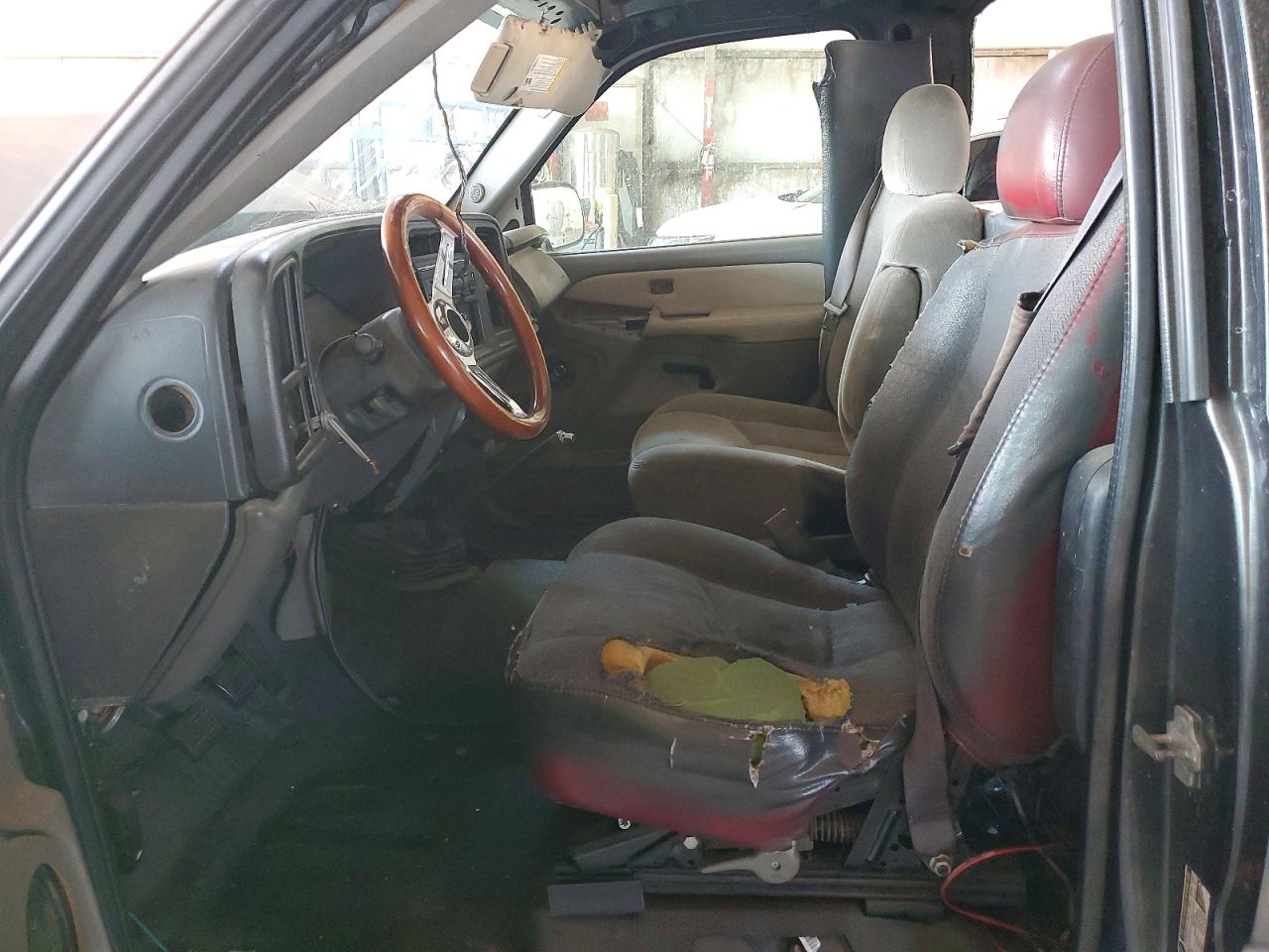 2005 Chevrolet Silverado C1500 Silver vin: 1GCEC14X65Z135142