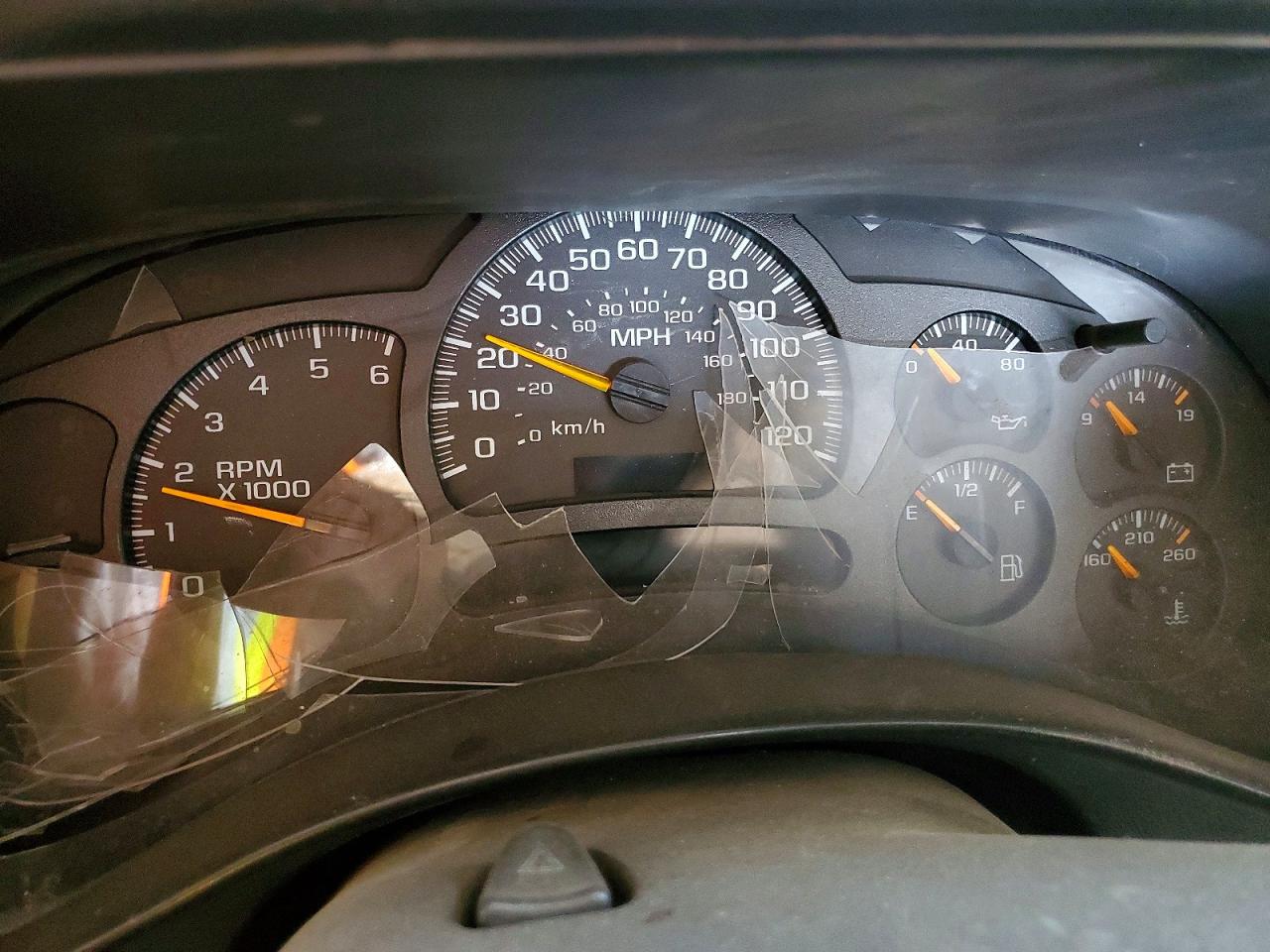 2005 Chevrolet Silverado C1500 Silver vin: 1GCEC14X65Z135142
