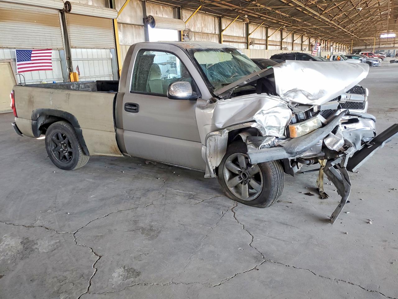 2005 Chevrolet Silverado C1500 Silver vin: 1GCEC14X65Z135142