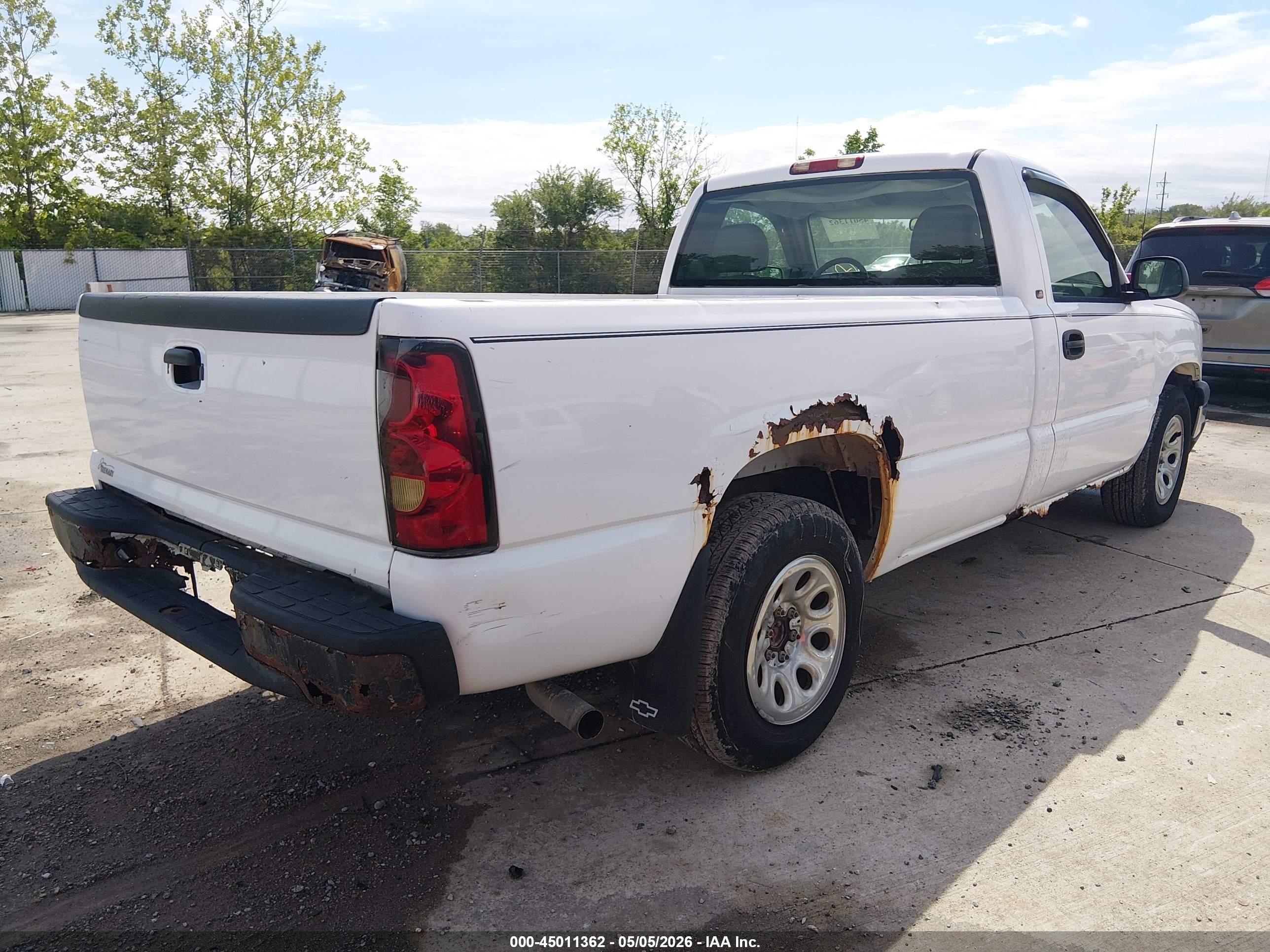 2005 Chevrolet Silverado 1500 Work Truck White vin: 1GCEC14X65Z152619