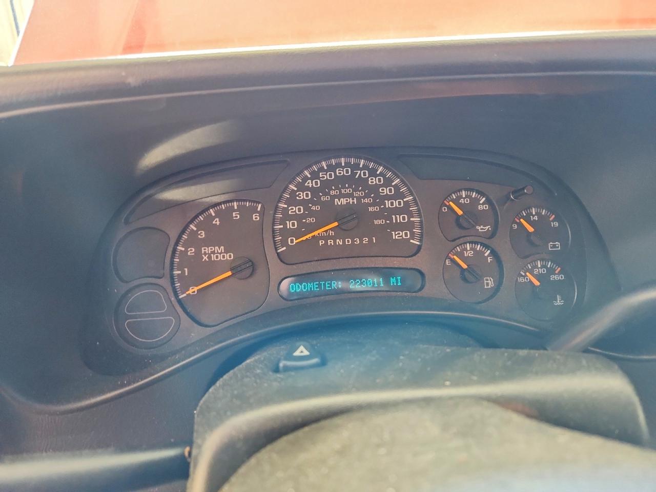 2005 Chevrolet Silverado C1500 Red vin: 1GCEC14X65Z175267