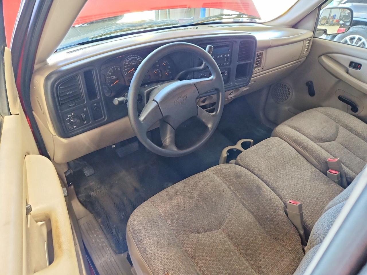 2005 Chevrolet Silverado C1500 Red vin: 1GCEC14X65Z175267