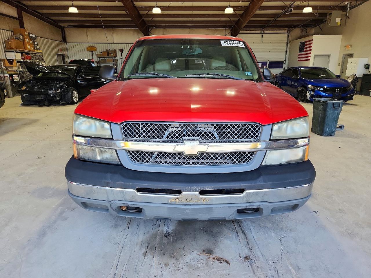 2005 Chevrolet Silverado C1500 Red vin: 1GCEC14X65Z175267
