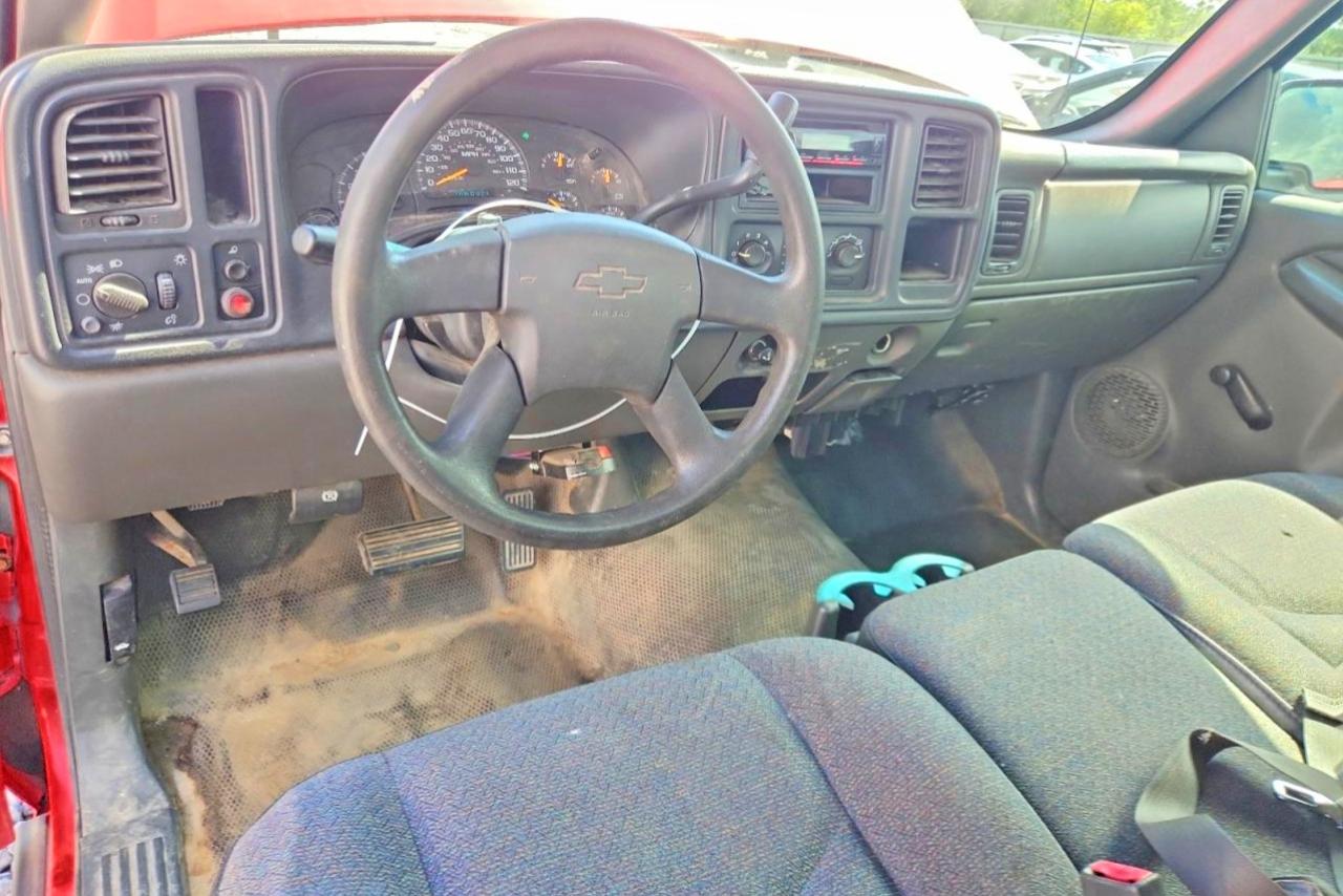 2005 Chevrolet Silverado C1500 Red vin: 1GCEC14X65Z199925