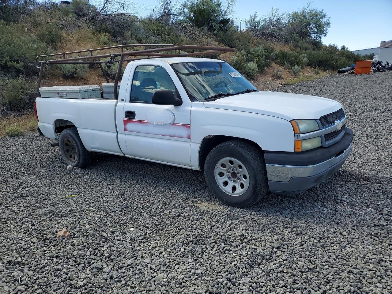 2005 Chevrolet Silverado C1500 White vin: 1GCEC14X65Z233202