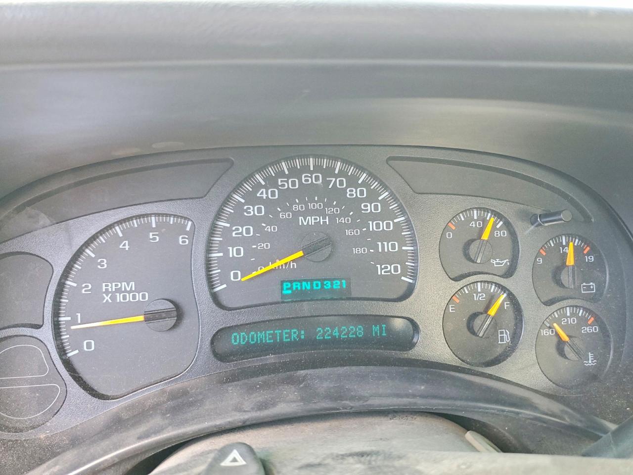2005 Chevrolet Silverado C1500 White vin: 1GCEC14X65Z233202