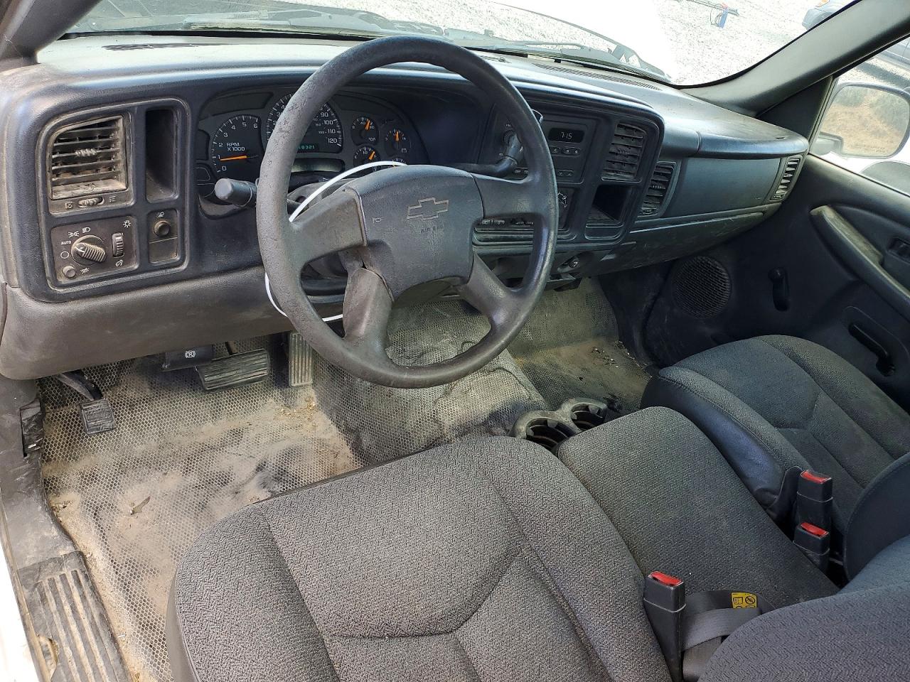 2005 Chevrolet Silverado C1500 White vin: 1GCEC14X65Z233202