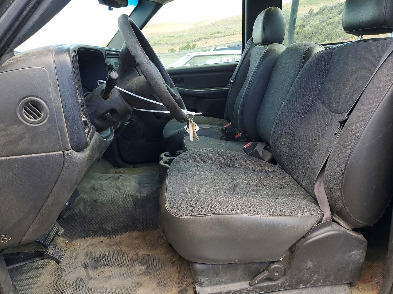 2005 Chevrolet Silverado C1500 White vin: 1GCEC14X65Z233202