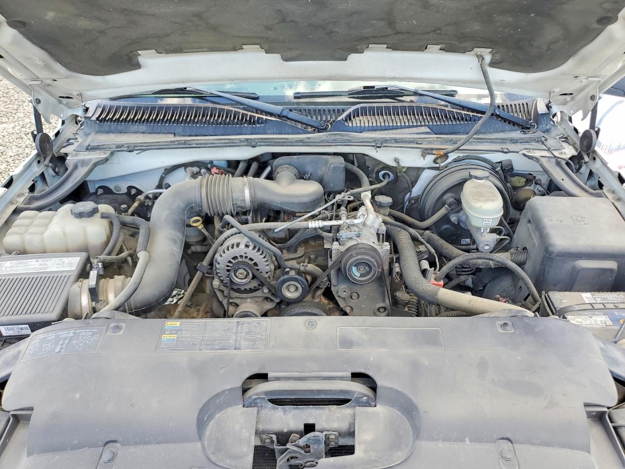 2005 Chevrolet Silverado C1500 White vin: 1GCEC14X65Z233202