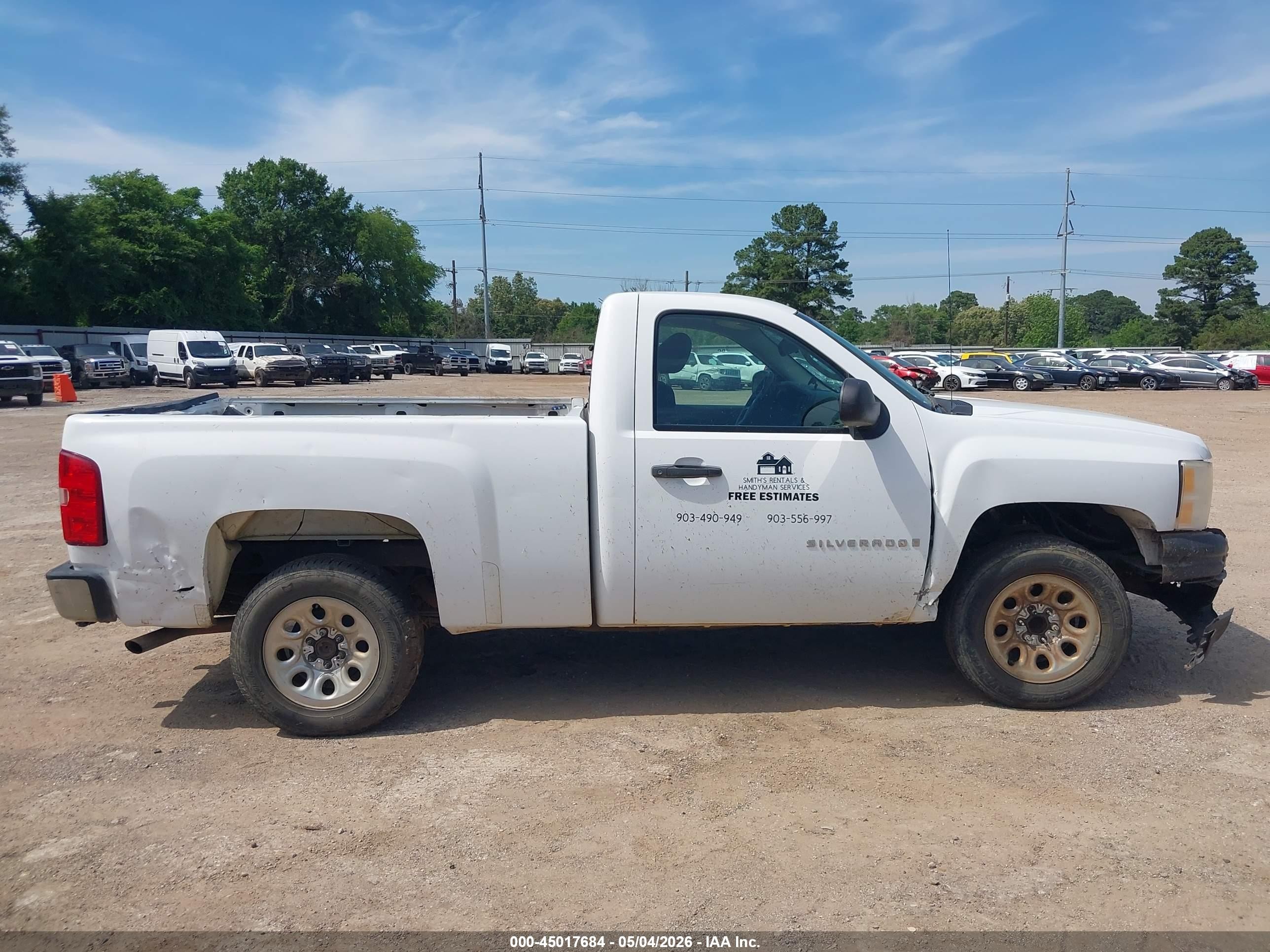 2009 Chevrolet Silverado 1500 Work Truck White vin: 1GCEC14X69Z193791