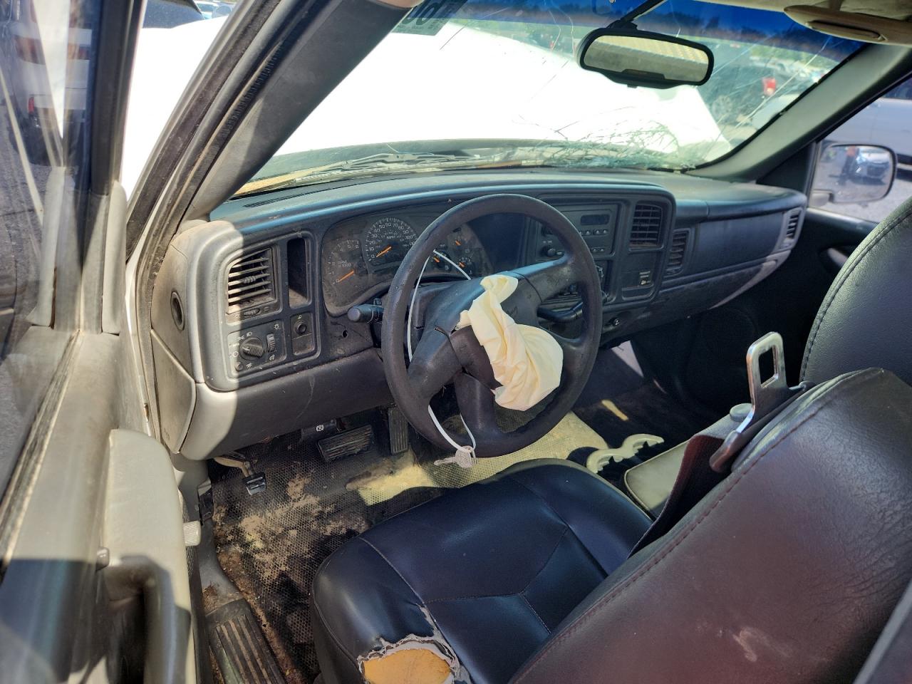 2003 Chevrolet Silverado C1500 White vin: 1GCEC14X73Z317364