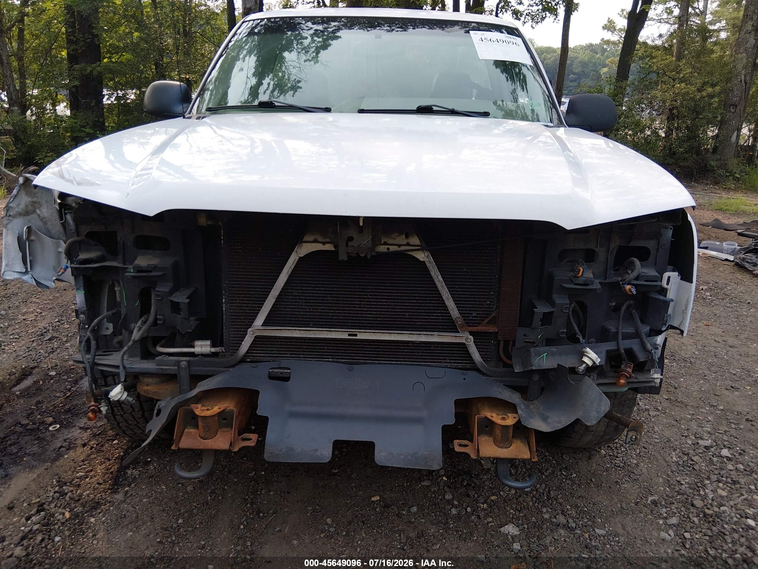 2003 Chevrolet Silverado 1500 Work Truck Белый vin: 1GCEC14X73Z328798