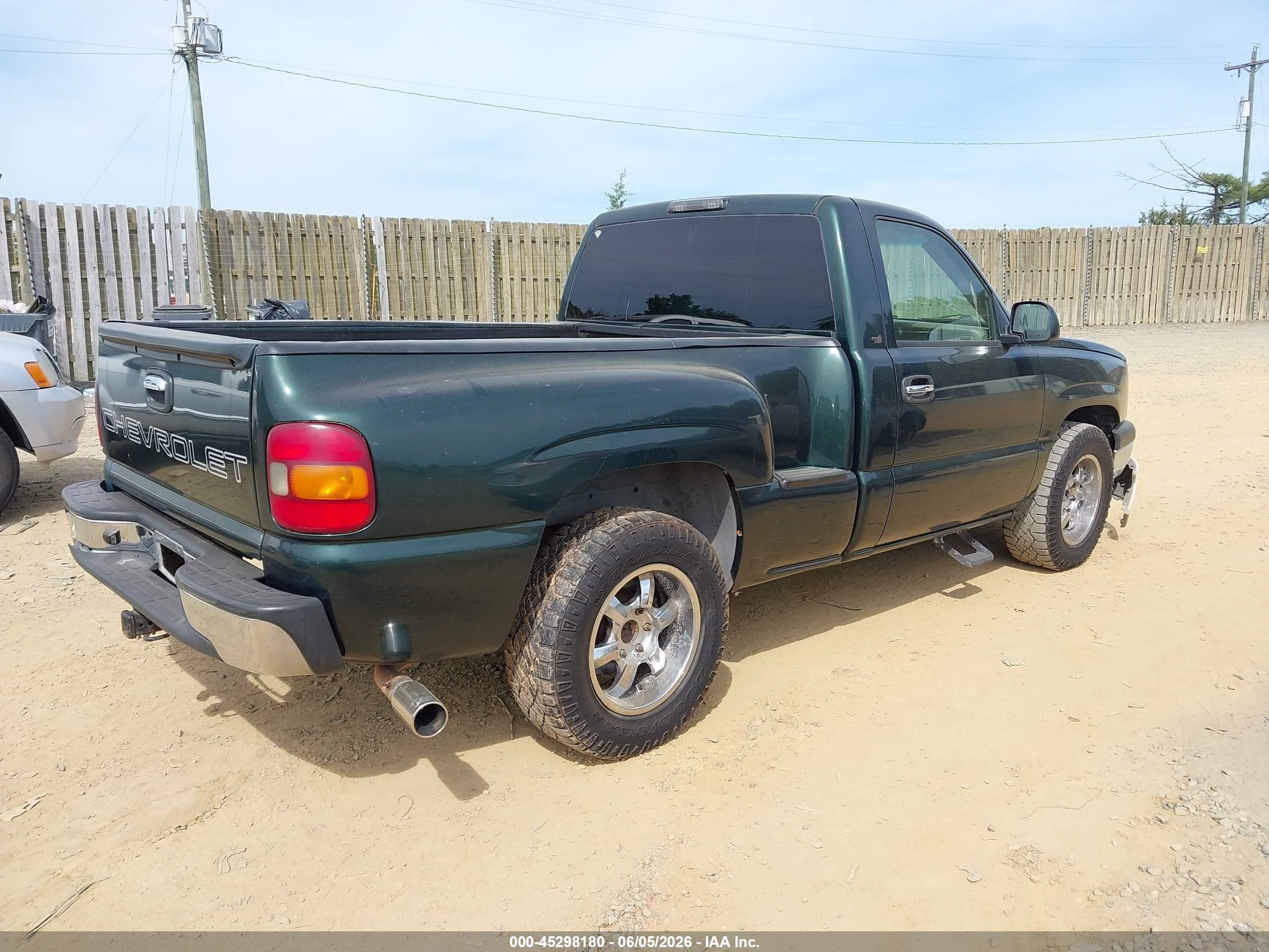 2003 Chevrolet Silverado 1500   Green vin: 1GCEC14X73Z356598