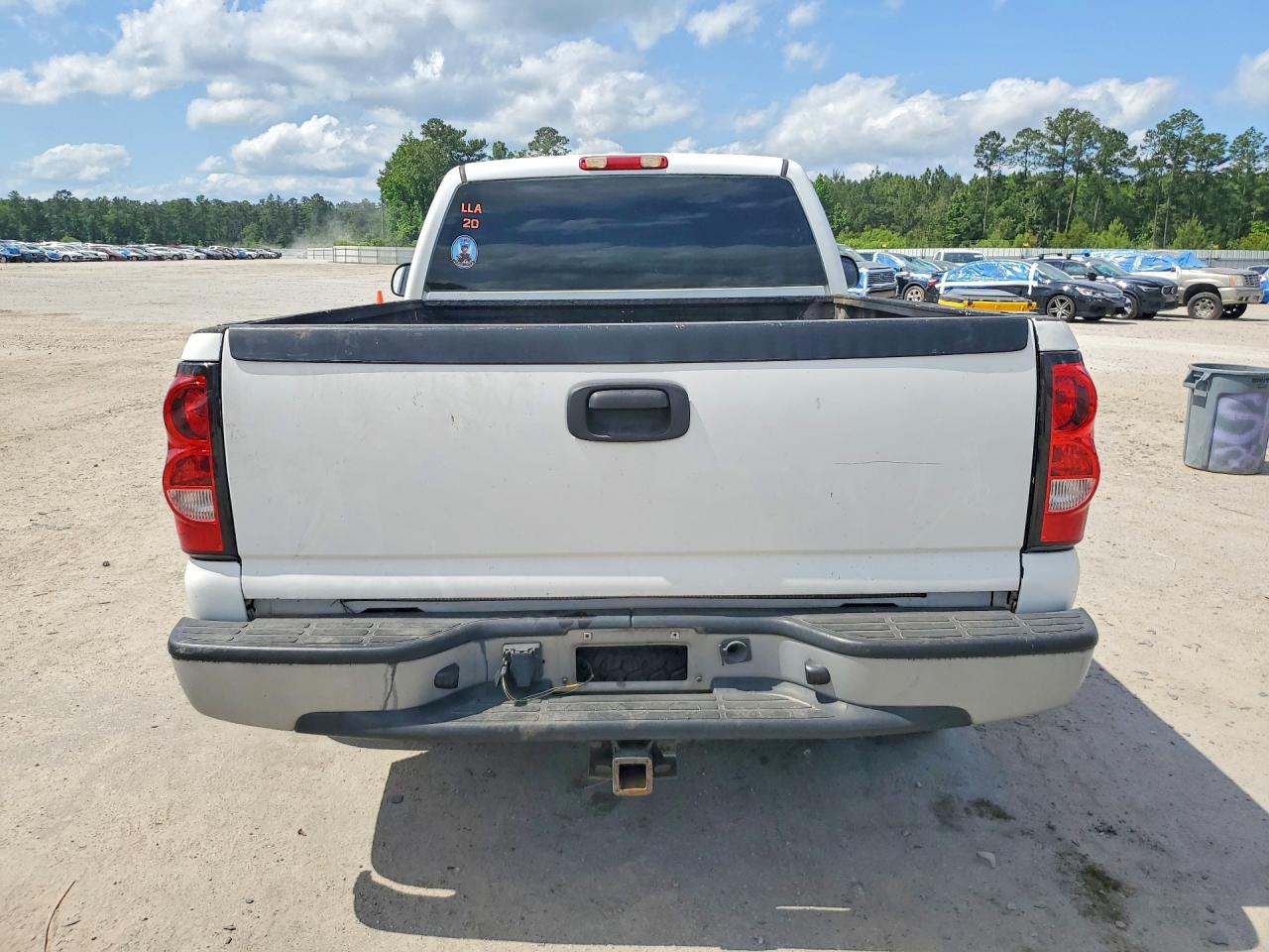 2005 Chevrolet Silverado C1500 White vin: 1GCEC14X75Z278441