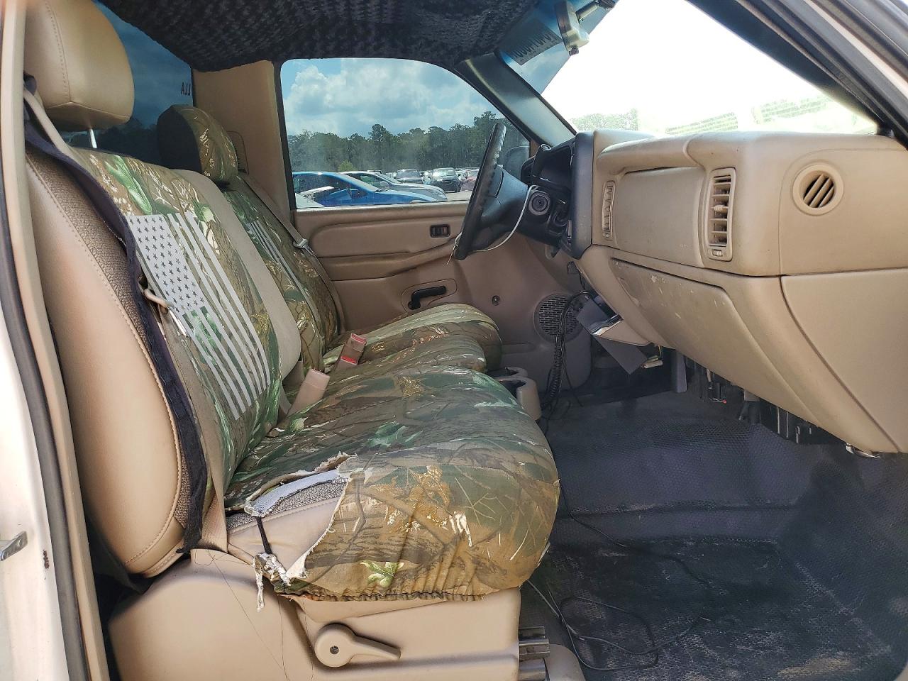 2005 Chevrolet Silverado C1500 White vin: 1GCEC14X75Z278441