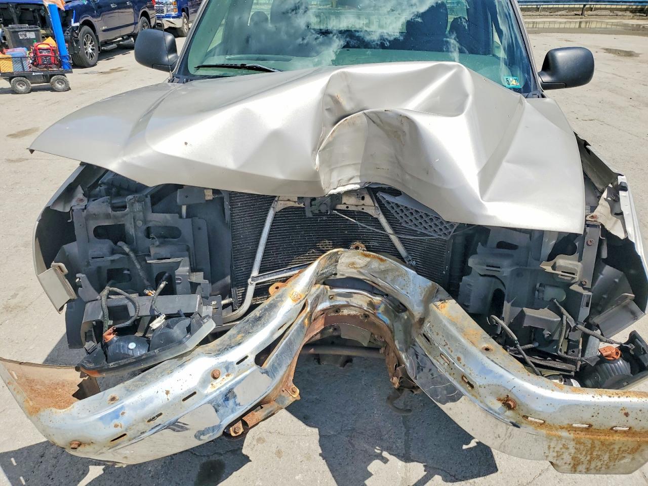 2004 Chevrolet Silverado C1500 Silver vin: 1GCEC14X84Z331923