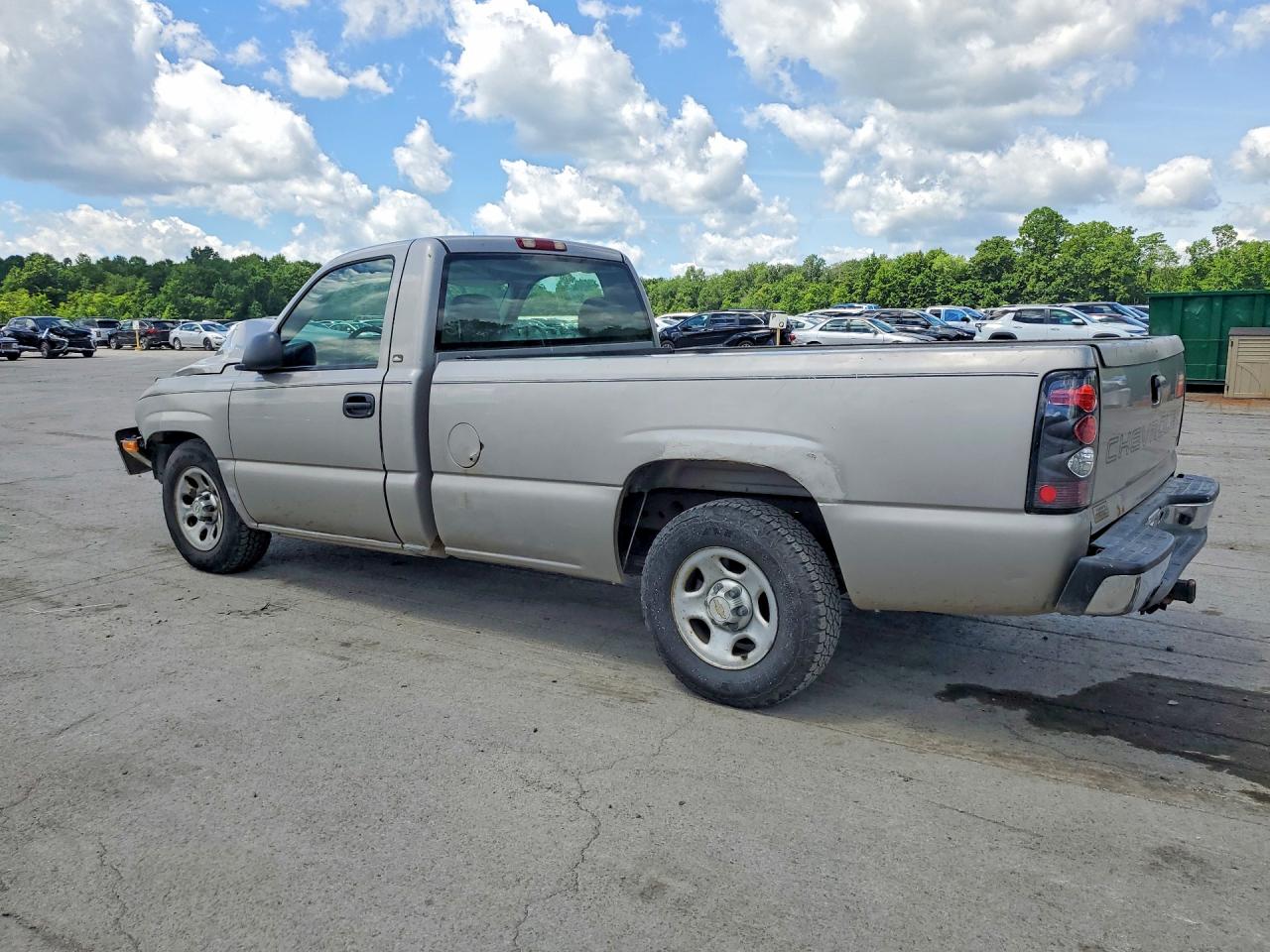 2004 Chevrolet Silverado C1500 Silver vin: 1GCEC14X84Z331923