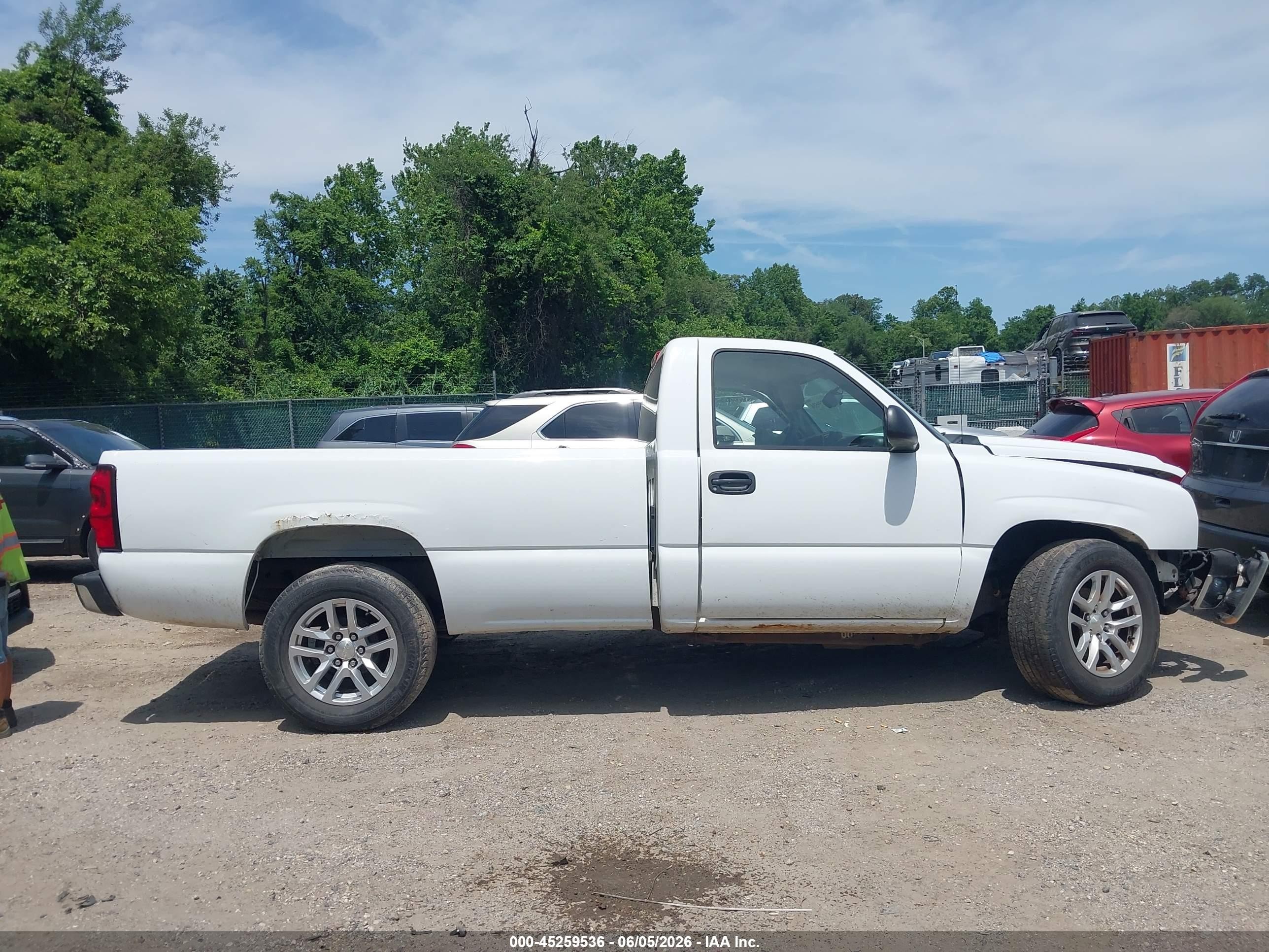 2007 Chevrolet Silverado 1500 Classic Work Truck White vin: 1GCEC14X87Z114831