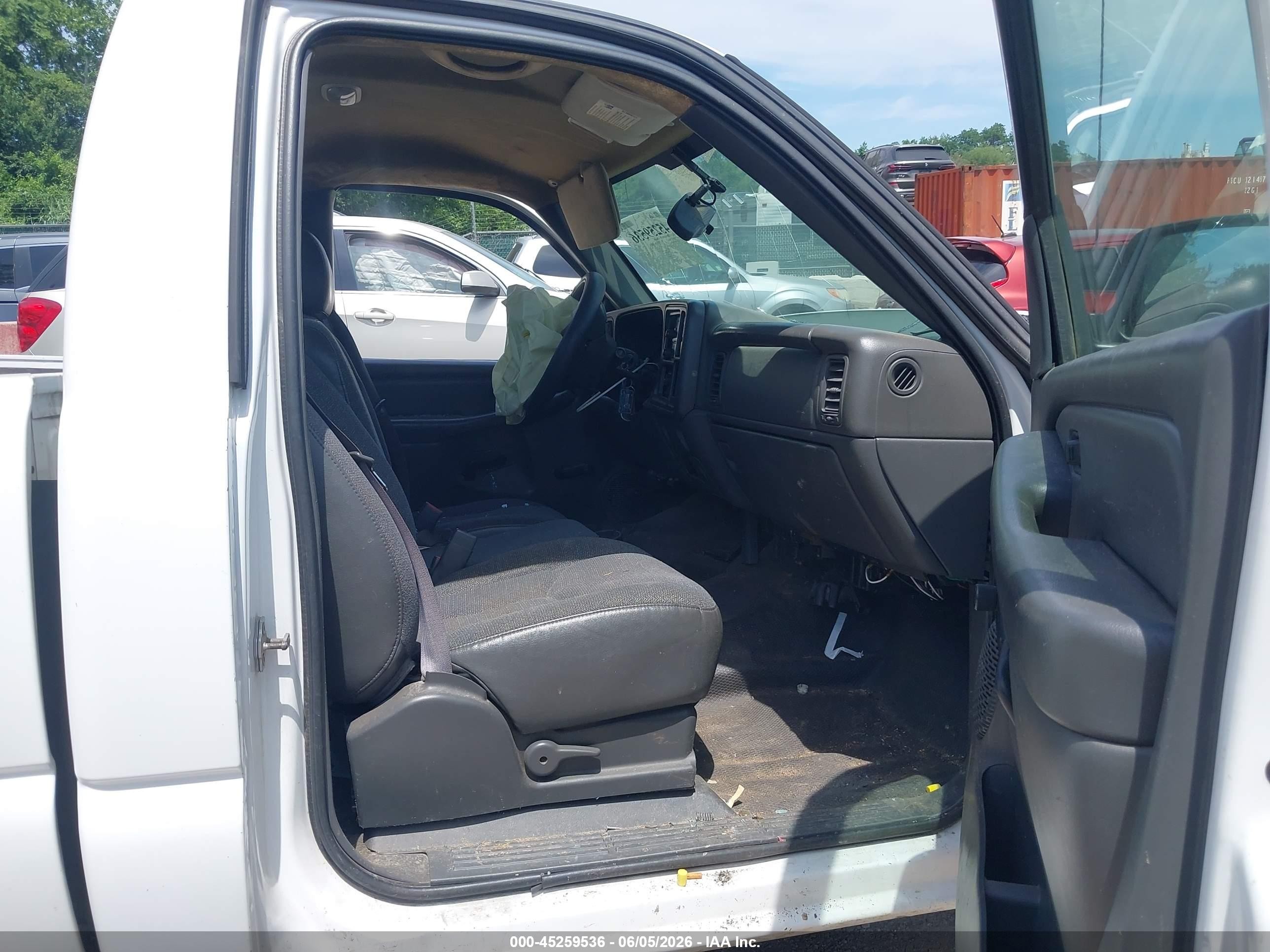 2007 Chevrolet Silverado 1500 Classic Work Truck White vin: 1GCEC14X87Z114831