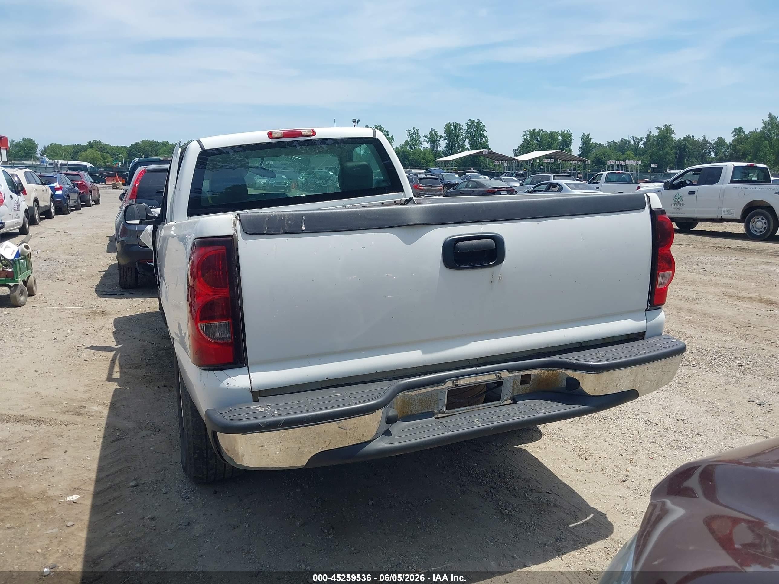 2007 Chevrolet Silverado 1500 Classic Work Truck White vin: 1GCEC14X87Z114831