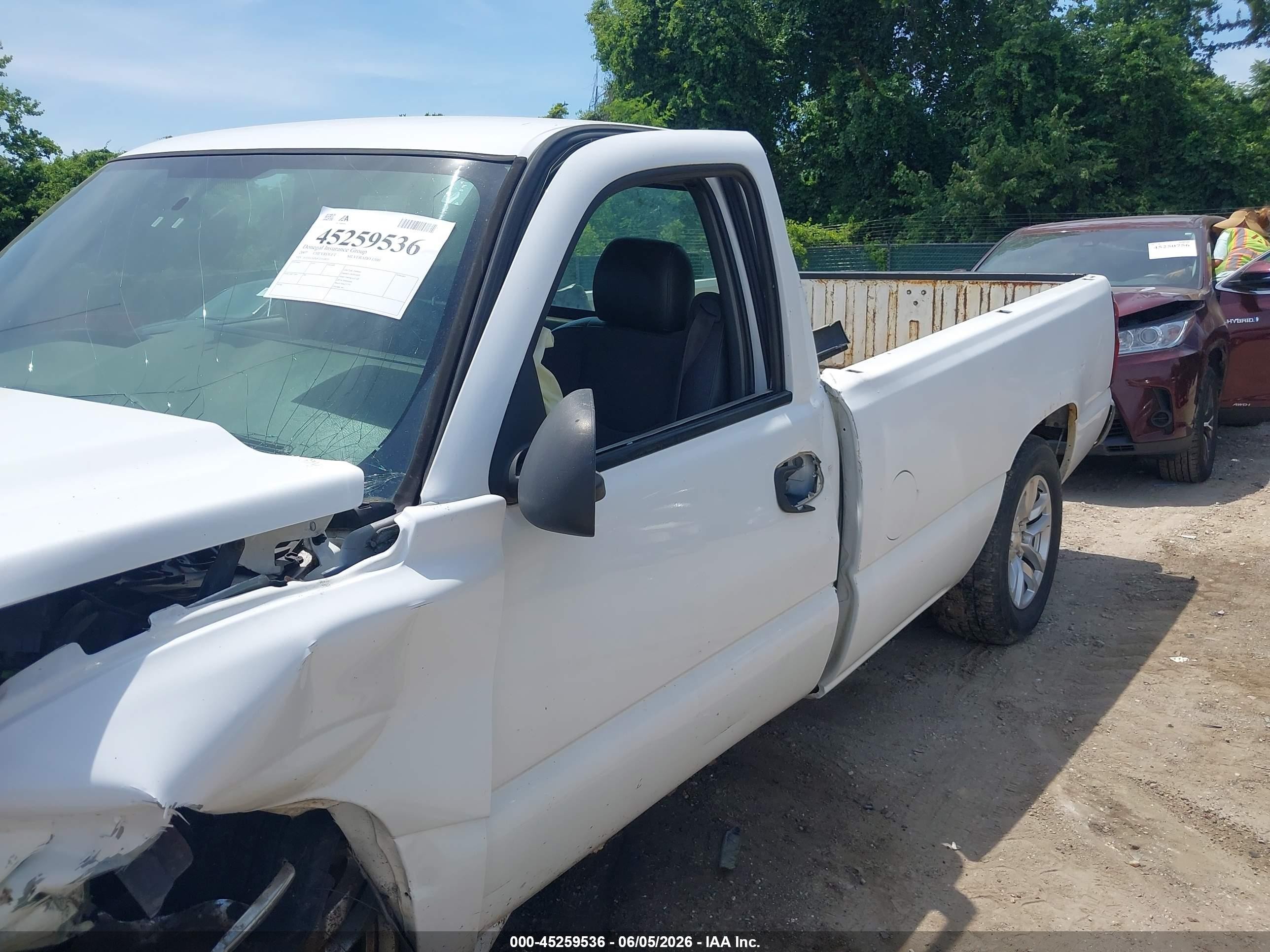 2007 Chevrolet Silverado 1500 Classic Work Truck White vin: 1GCEC14X87Z114831