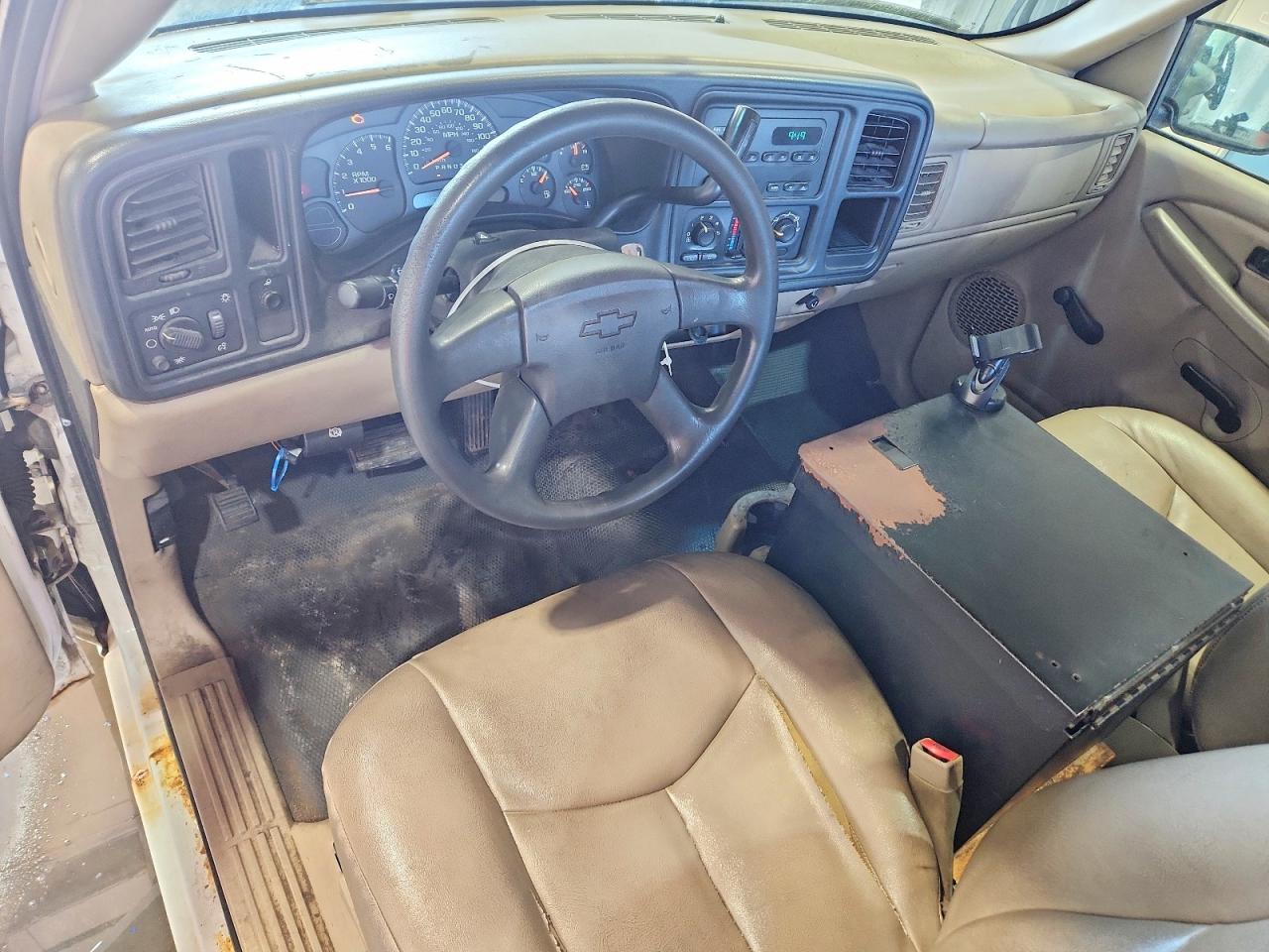 2007 Chevrolet Silverado C1500 Classic White vin: 1GCEC14X87Z148798