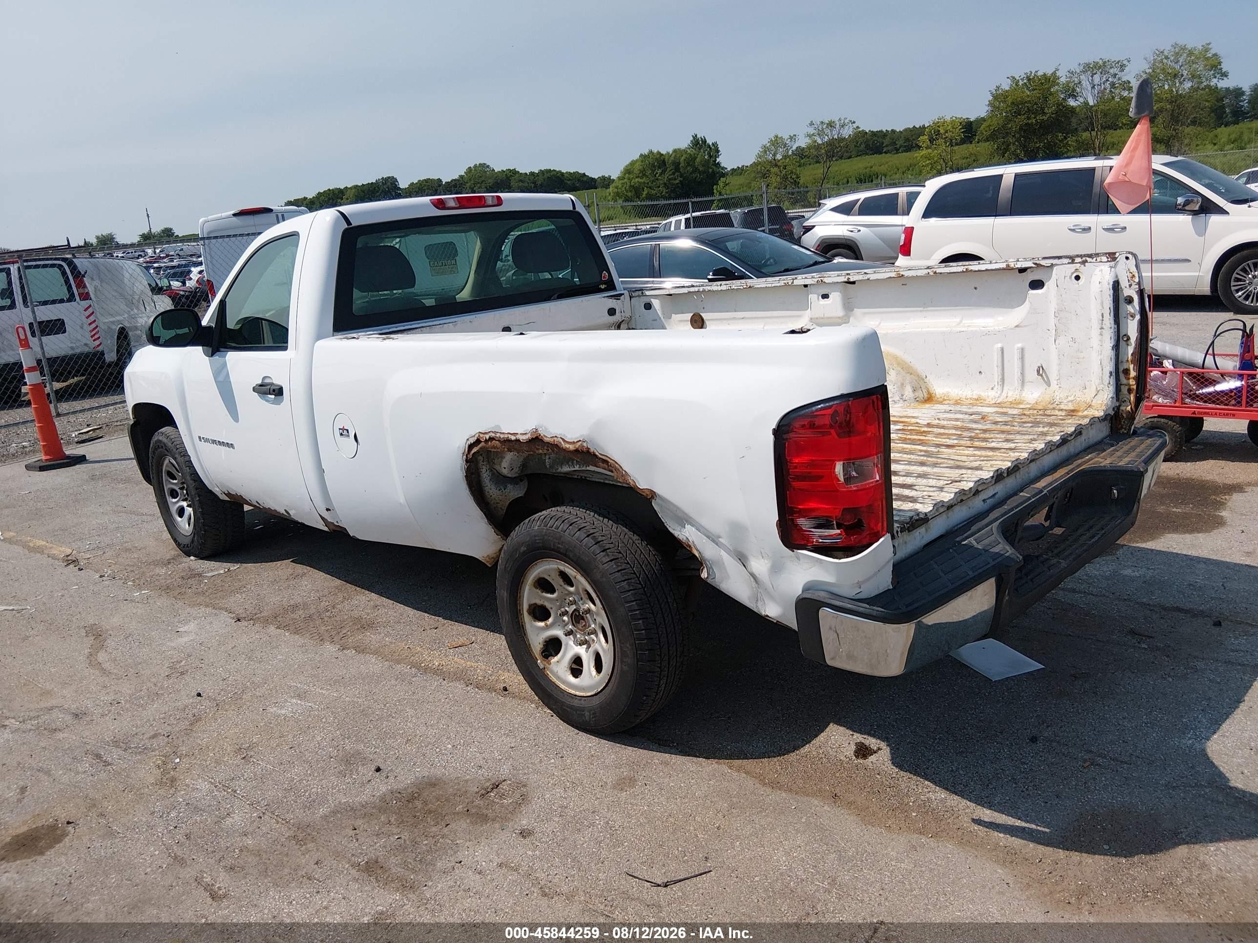2007 Chevrolet Silverado 1500 Work Truck White vin: 1GCEC14X87Z628307