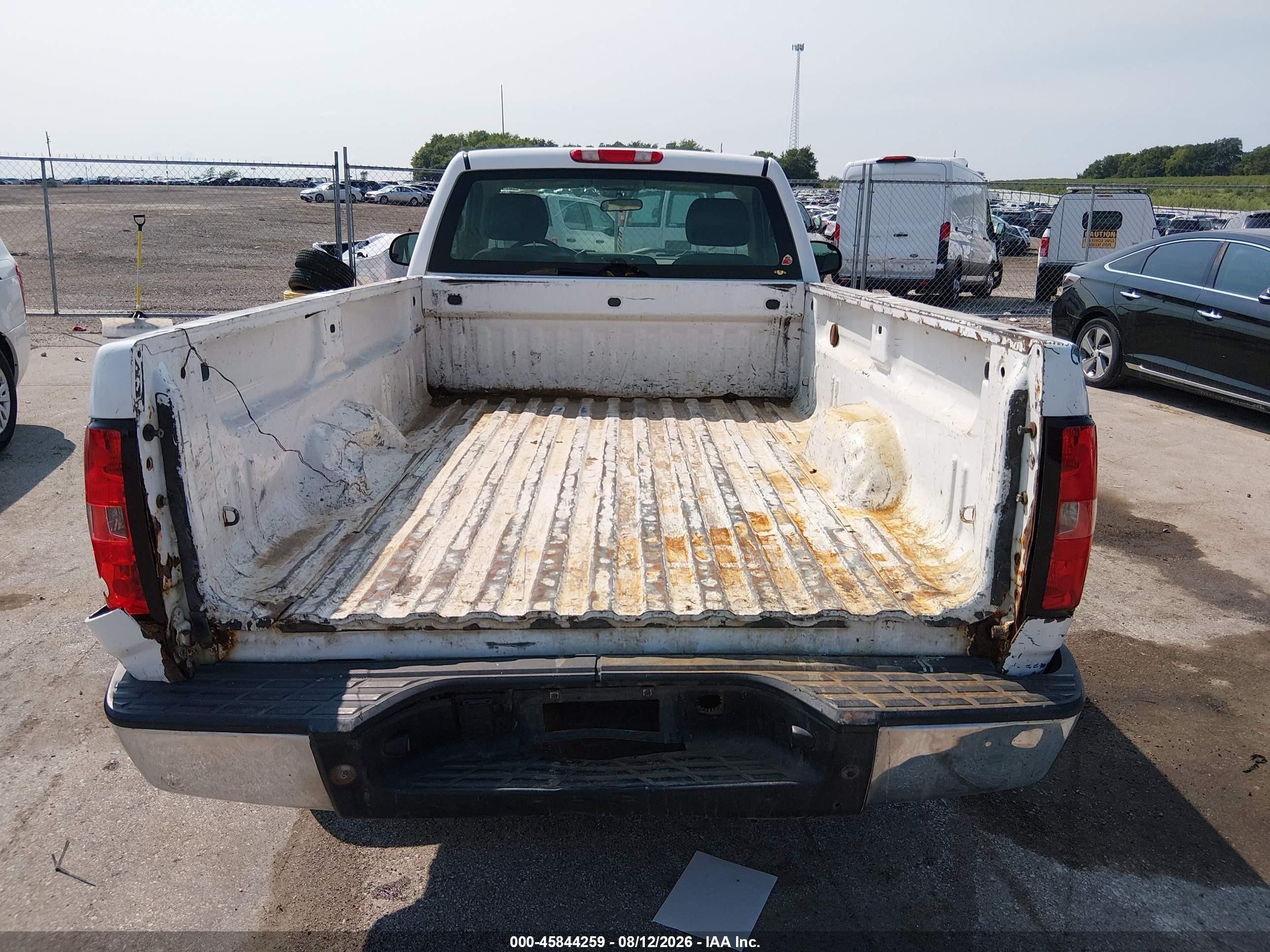 2007 Chevrolet Silverado 1500 Work Truck White vin: 1GCEC14X87Z628307