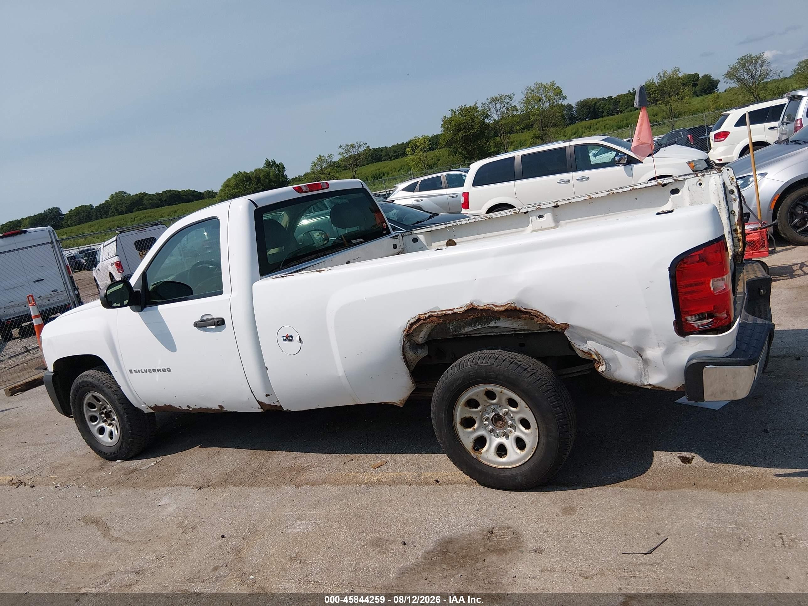 2007 Chevrolet Silverado 1500 Work Truck White vin: 1GCEC14X87Z628307