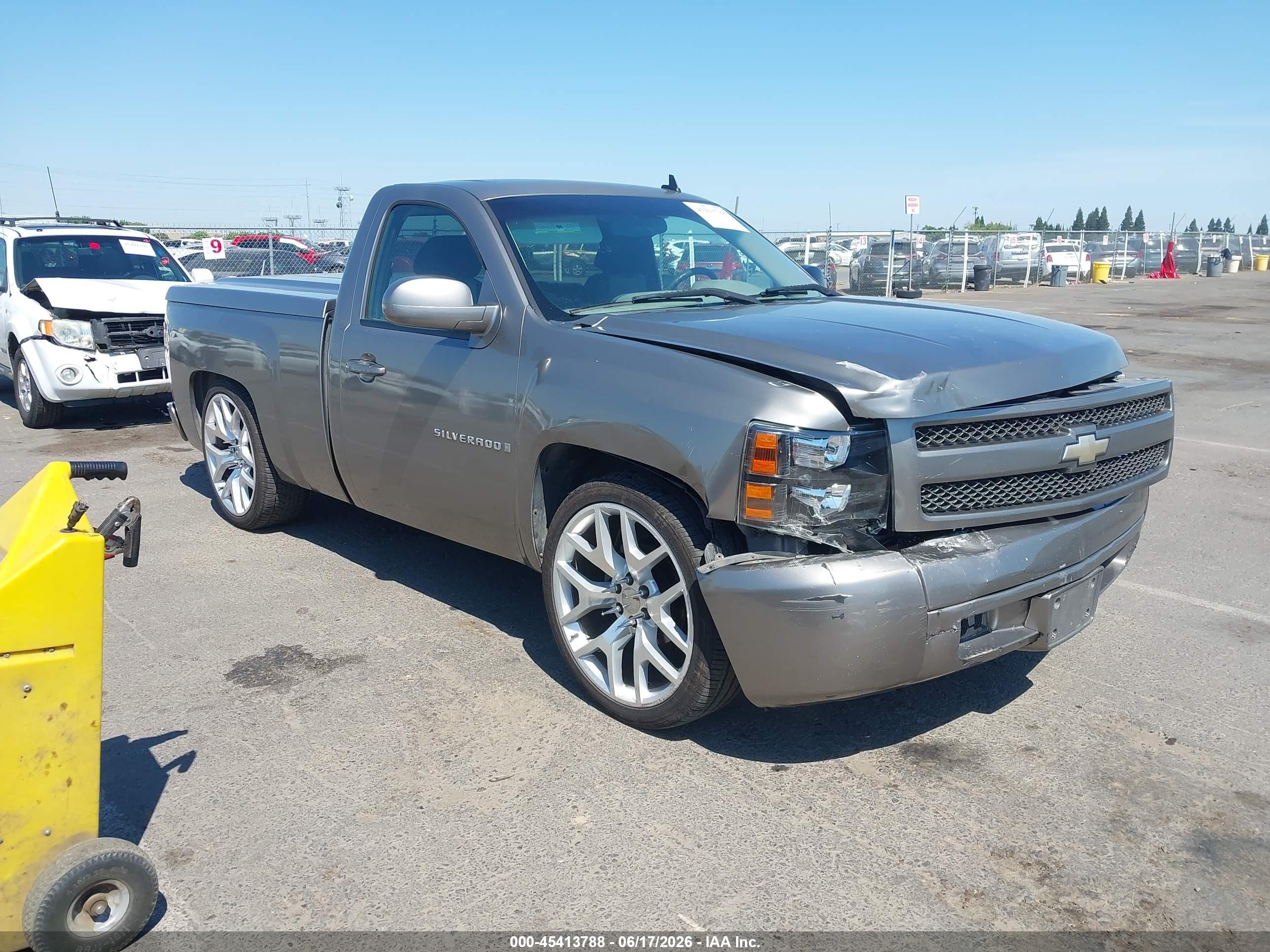 2008 Chevrolet Silverado 1500 Work Truck Gray vin: 1GCEC14X88Z115401