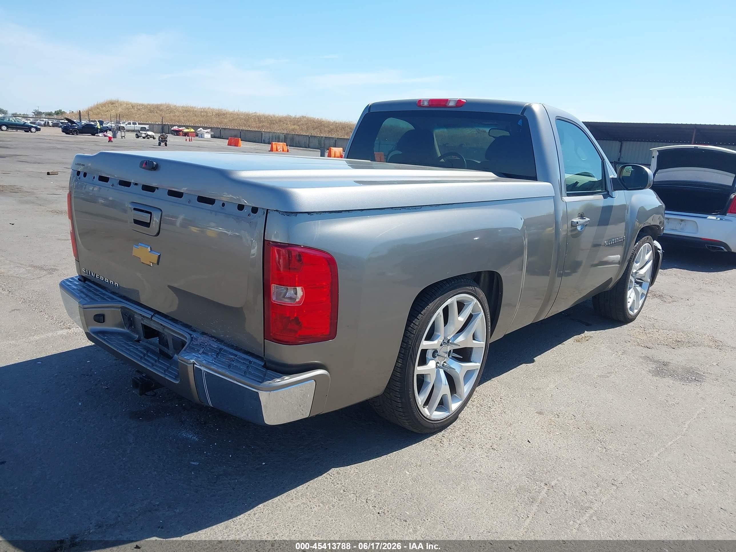 2008 Chevrolet Silverado 1500 Work Truck Gray vin: 1GCEC14X88Z115401