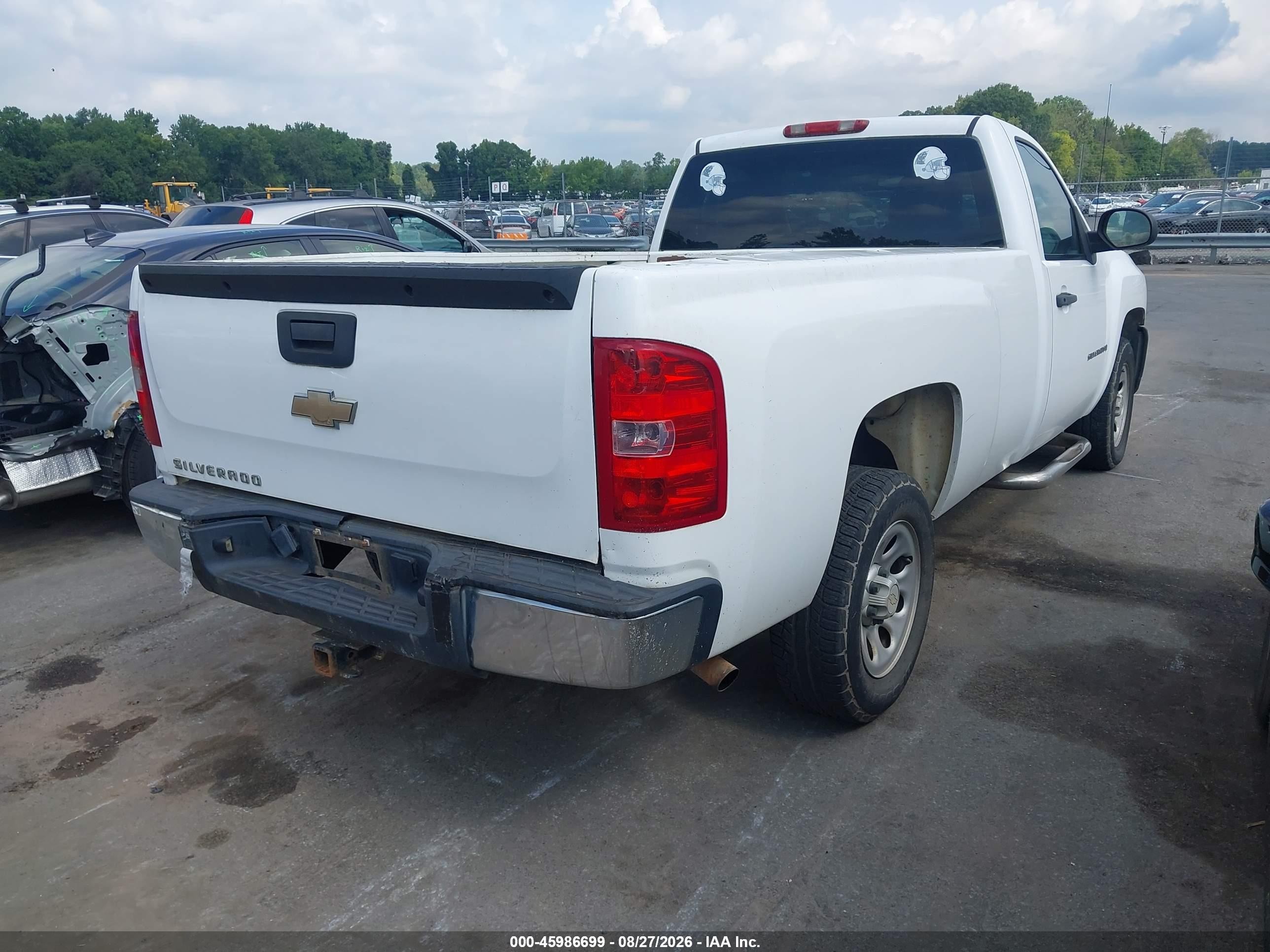 2008 Chevrolet Silverado 1500 Work Truck White vin: 1GCEC14X88Z218124