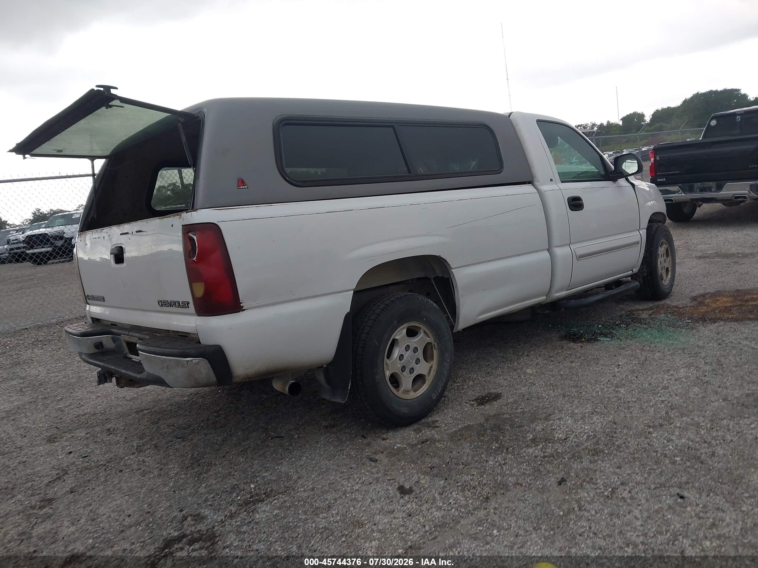 2003 Chevrolet Silverado 1500 Ls Белый vin: 1GCEC14X93Z210705