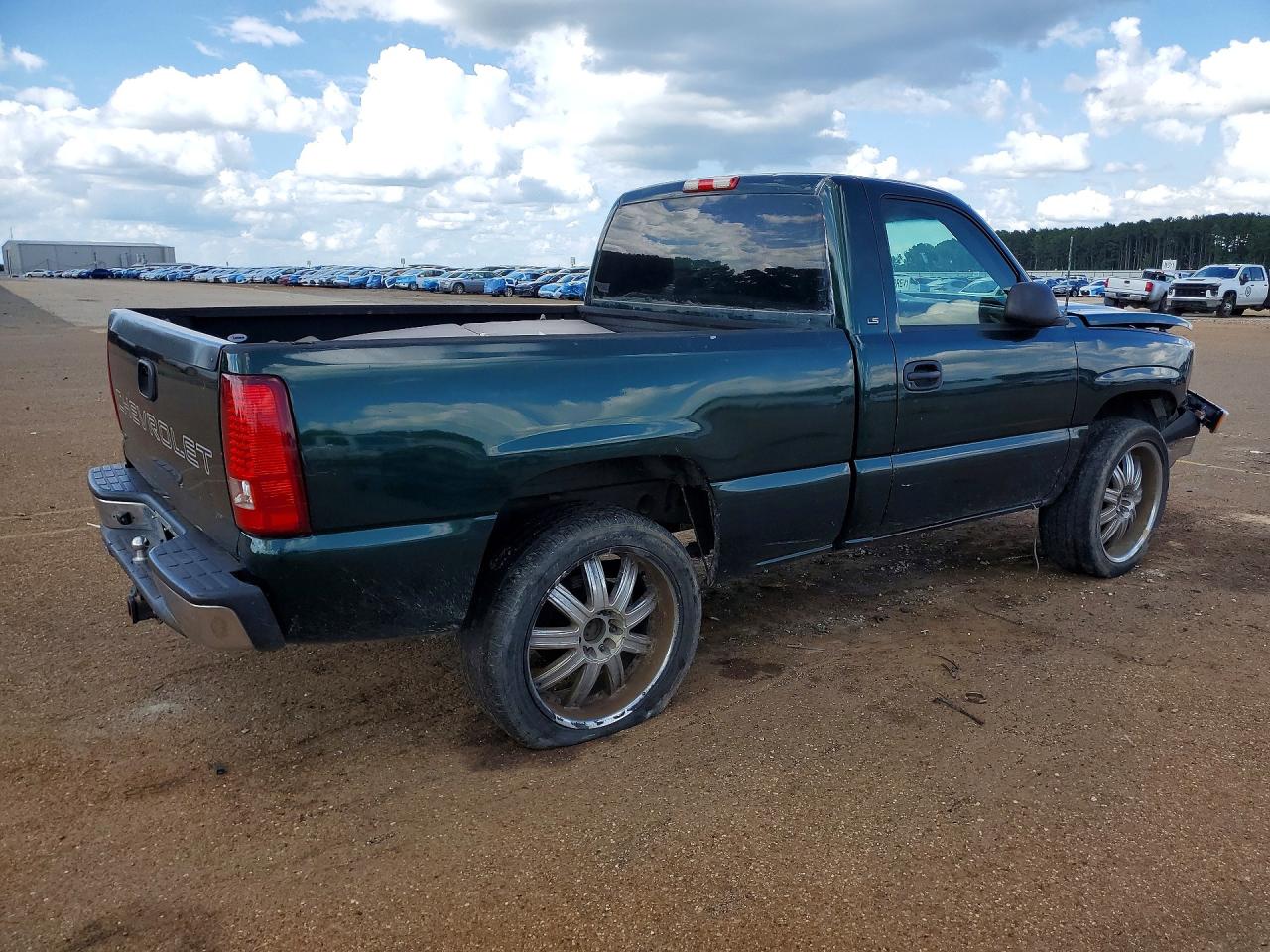 2003 Chevrolet Silverado C1500 Green vin: 1GCEC14X93Z359843