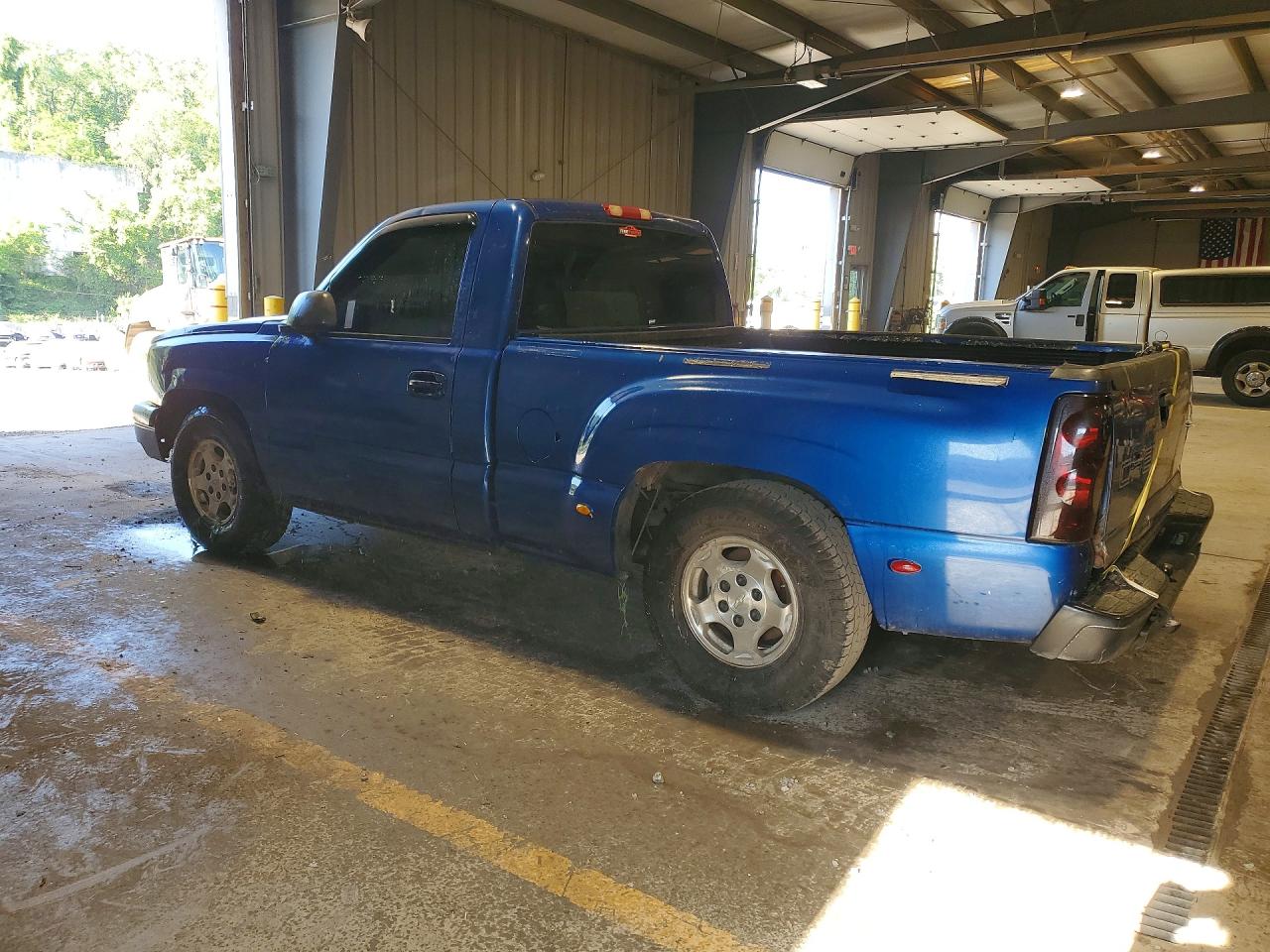 2004 Chevrolet Silverado C1500 Blue vin: 1GCEC14X94Z117779