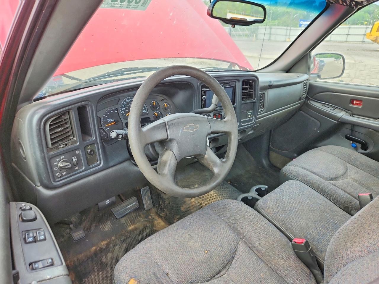 2004 Chevrolet Silverado C1500 Red vin: 1GCEC14X94Z238165