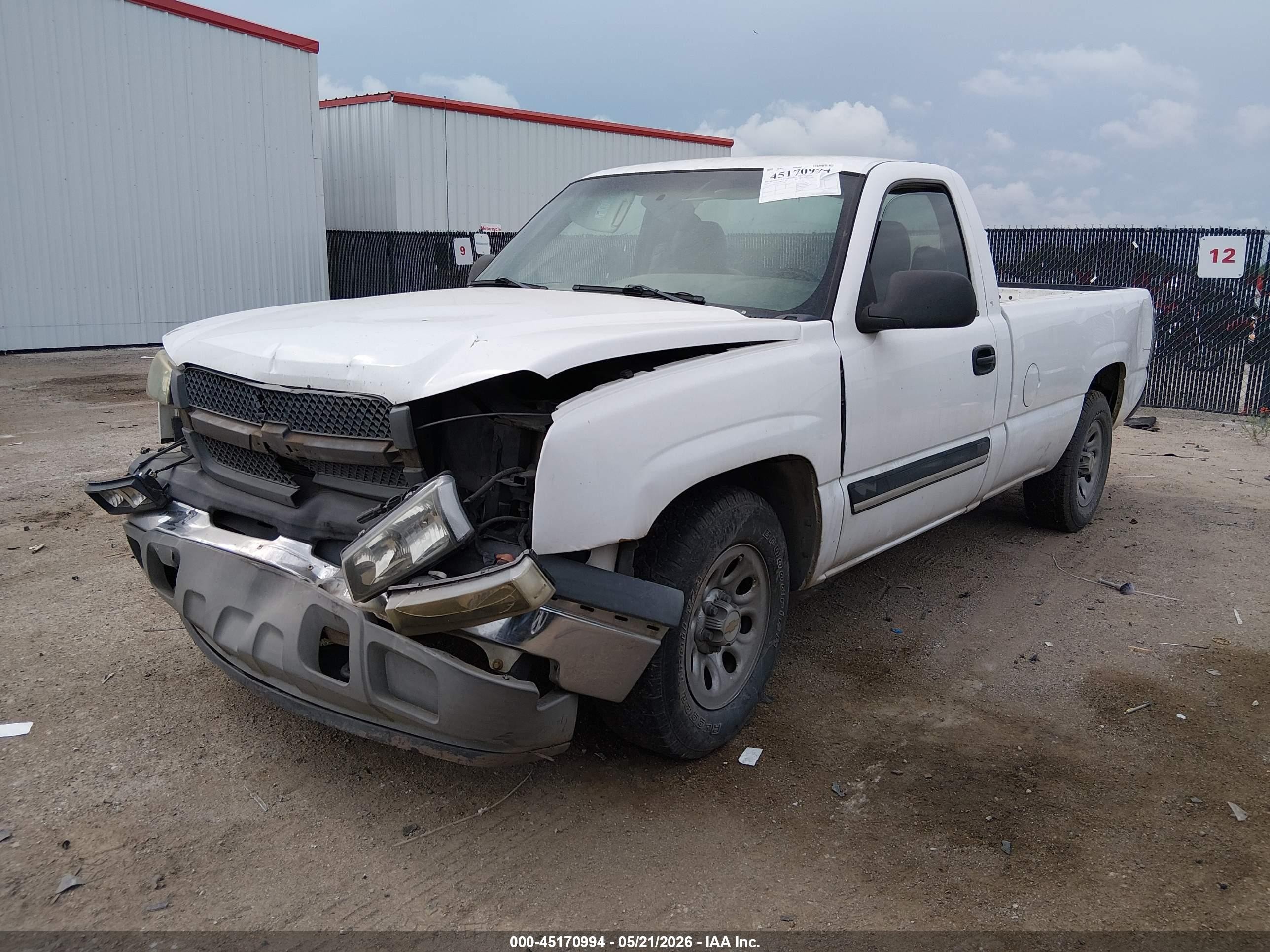 2005 Chevrolet Silverado 1500   White vin: 1GCEC14X95Z104466