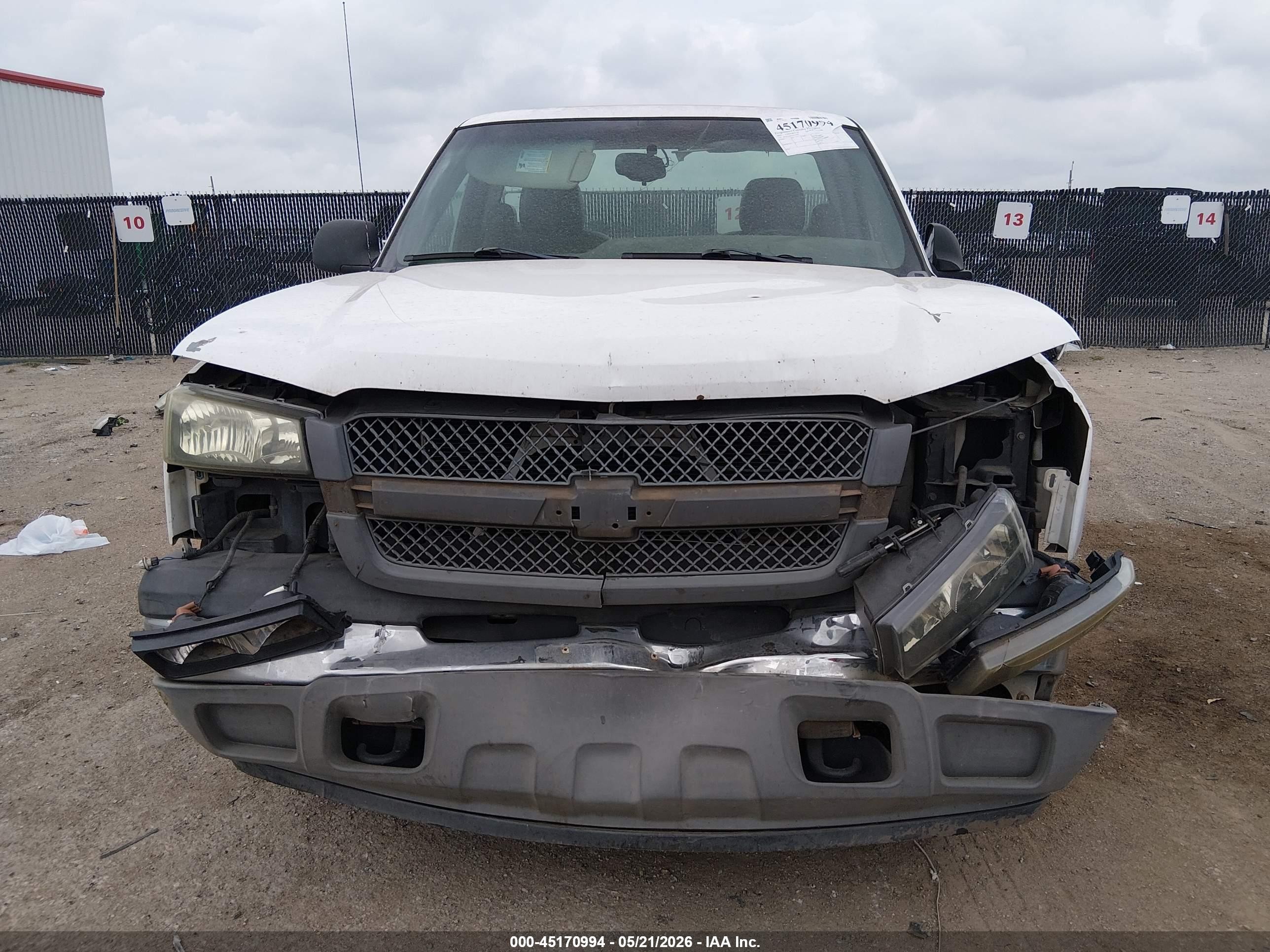 2005 Chevrolet Silverado 1500   White vin: 1GCEC14X95Z104466