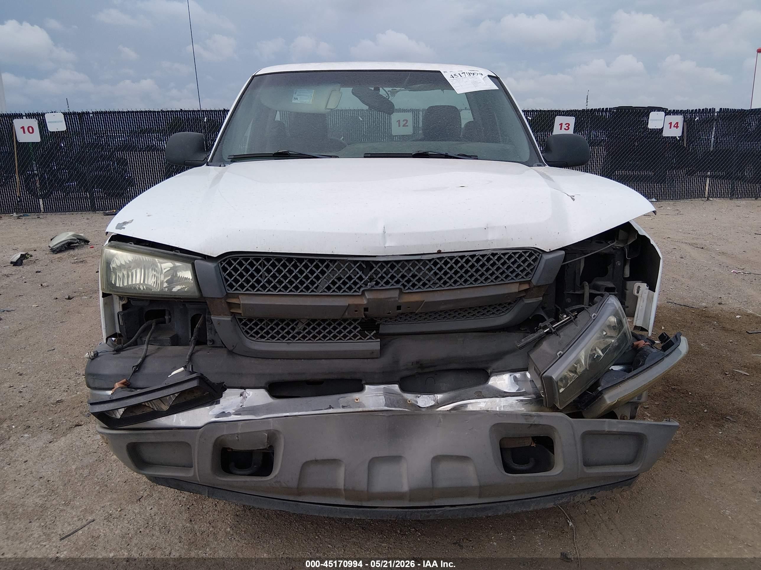 2005 Chevrolet Silverado 1500   White vin: 1GCEC14X95Z104466